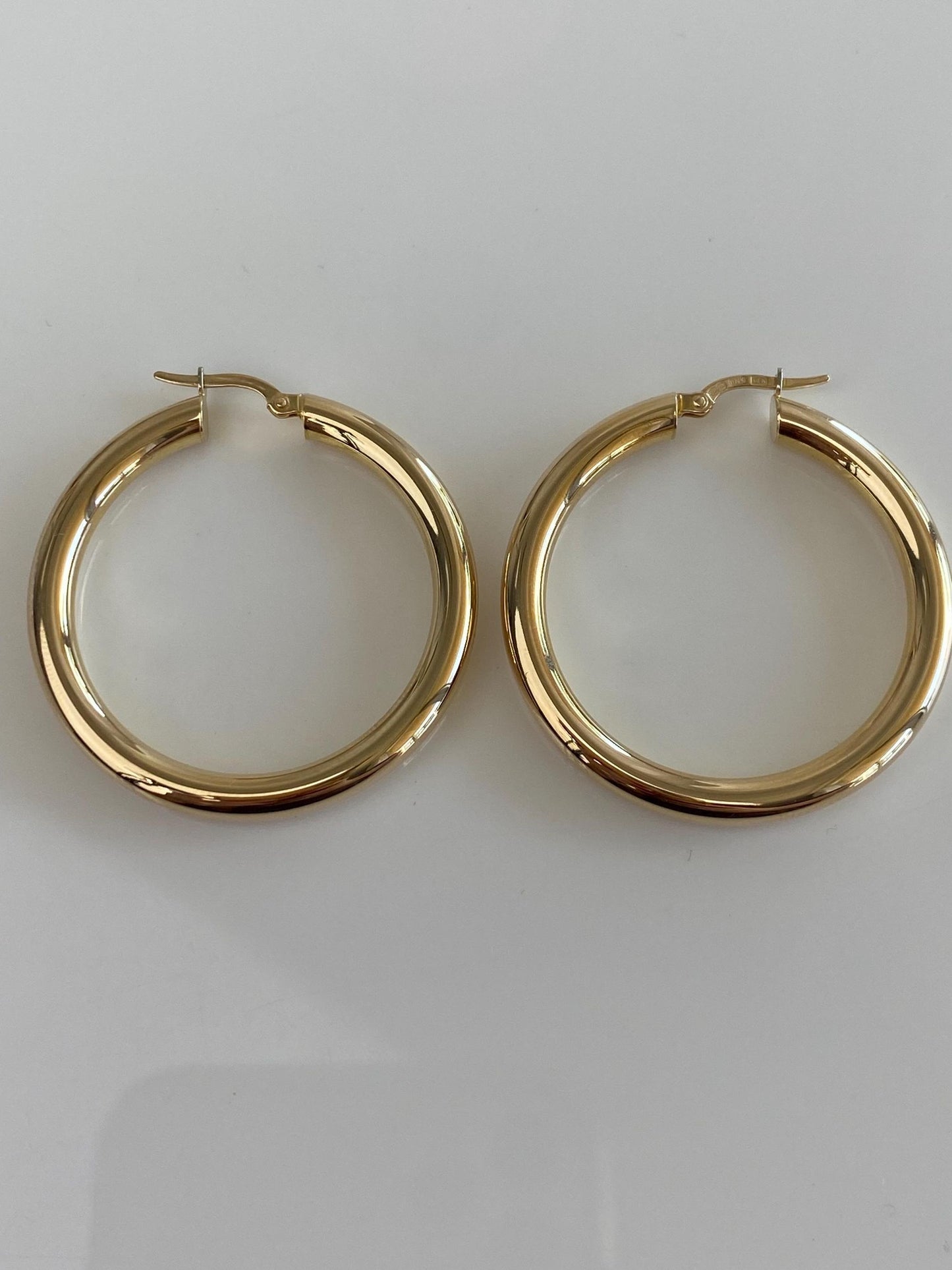 Vintage 14k Yellow Gold Hoop Earrings