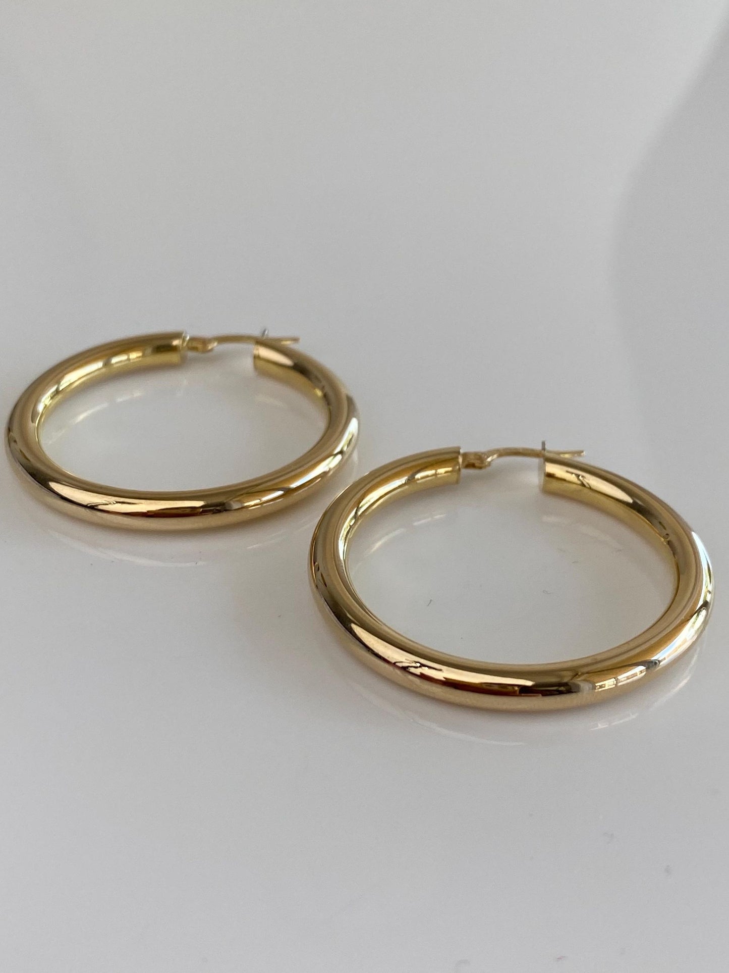 Vintage 14k Yellow Gold Hoop Earrings