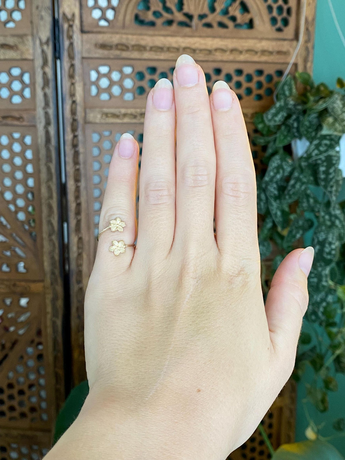 Vintage Solid 14k Yellow Gold Flowers Wrap Ring - Size 3