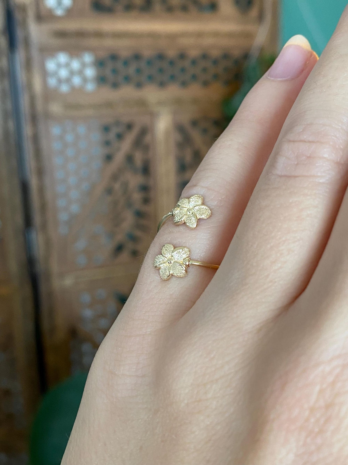 Vintage Solid 14k Yellow Gold Flowers Wrap Ring - Size 3