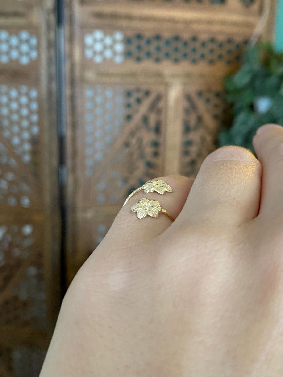 Vintage Solid 14k Yellow Gold Flowers Wrap Ring - Size 3