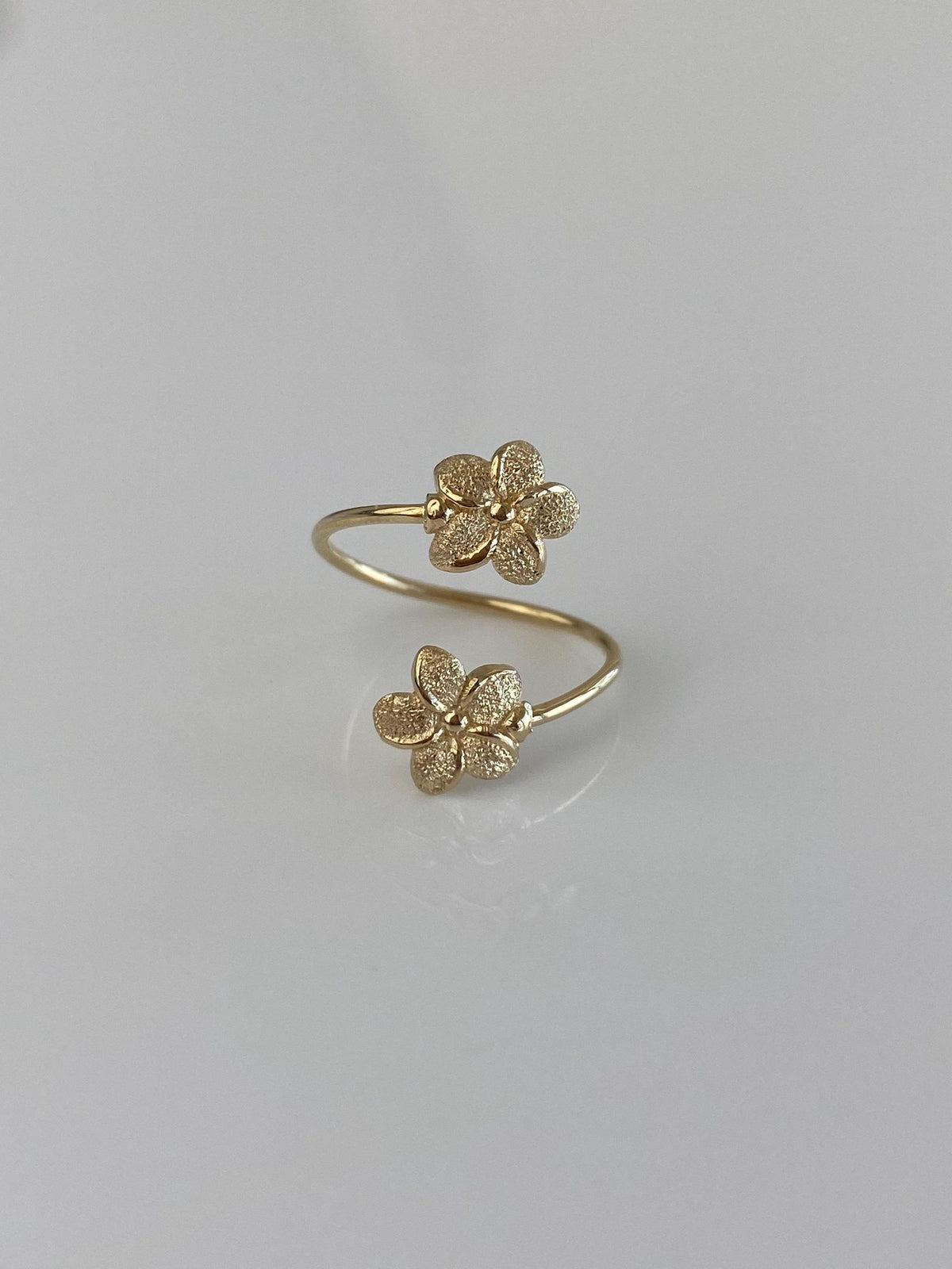 Vintage Solid 14k Yellow Gold Flowers Wrap Ring - Size 3