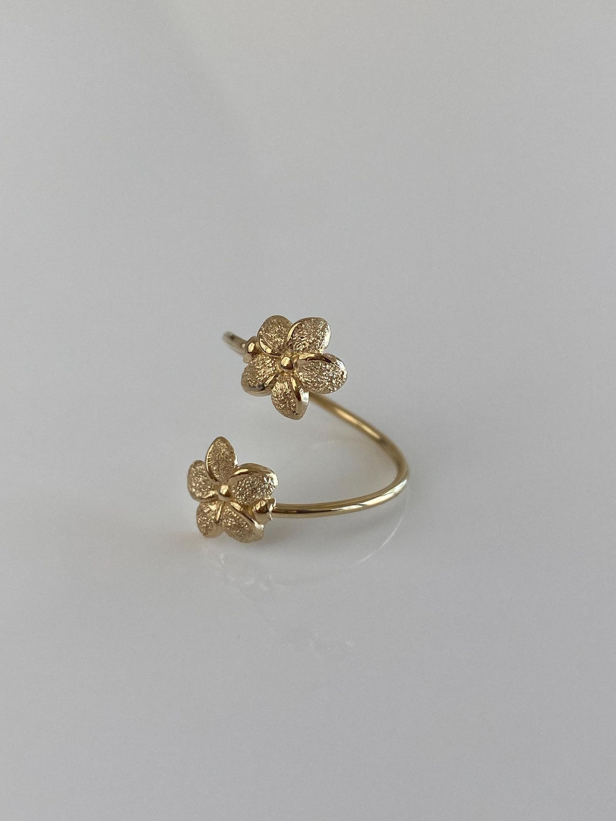 Vintage Solid 14k Yellow Gold Flowers Wrap Ring - Size 3