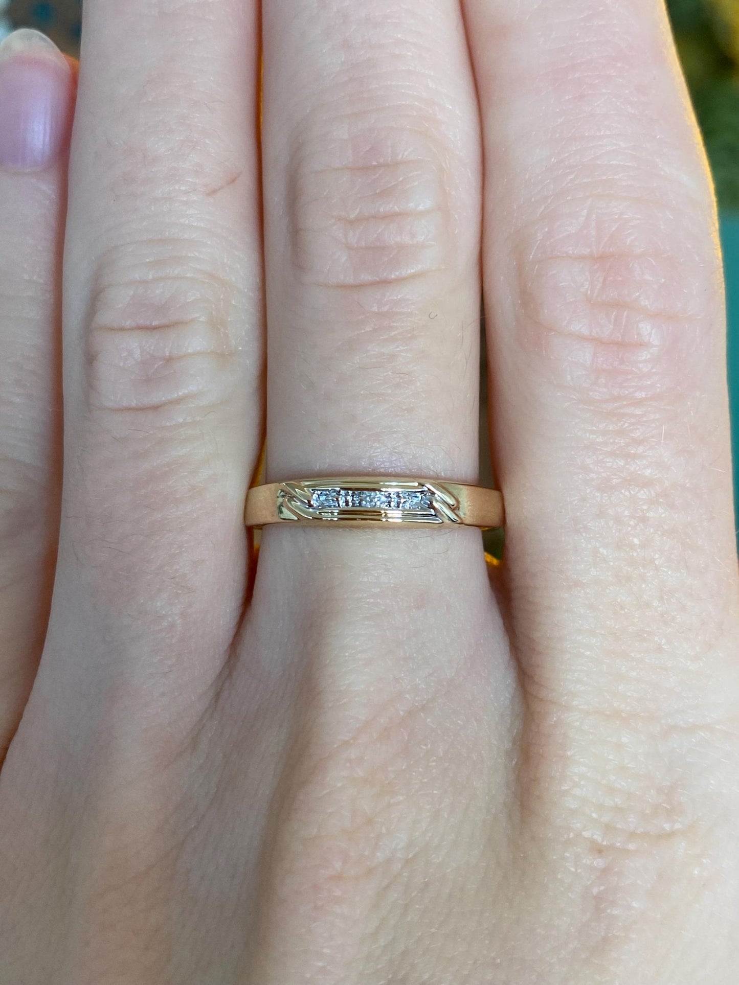 Vintage Solid 10k Yellow Gold Diamond Ring Band - Size 7.75