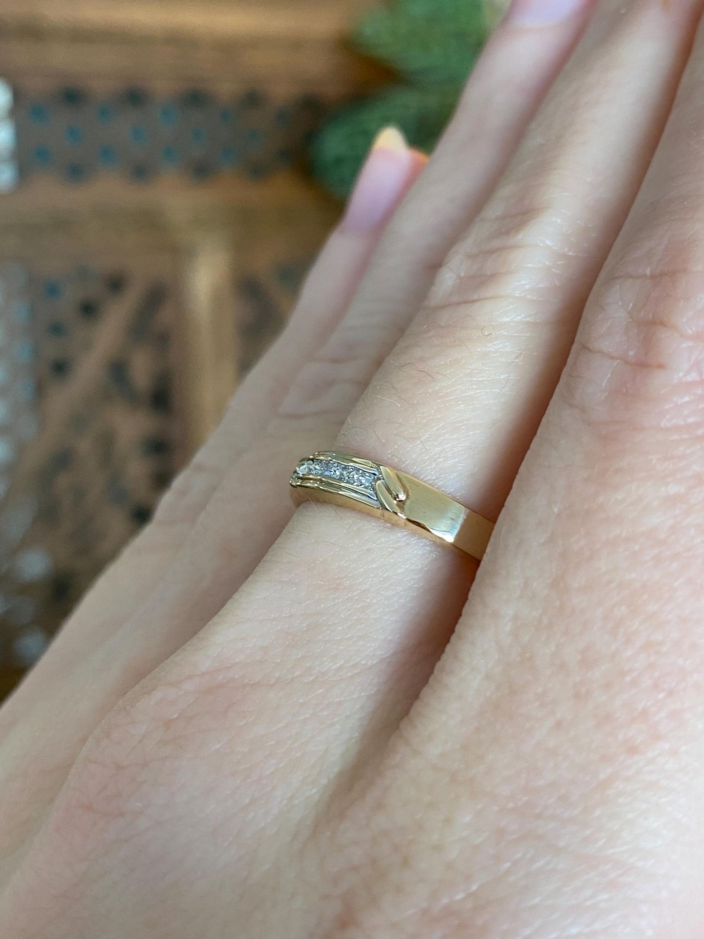 Vintage Solid 10k Yellow Gold Diamond Ring Band - Size 7.75