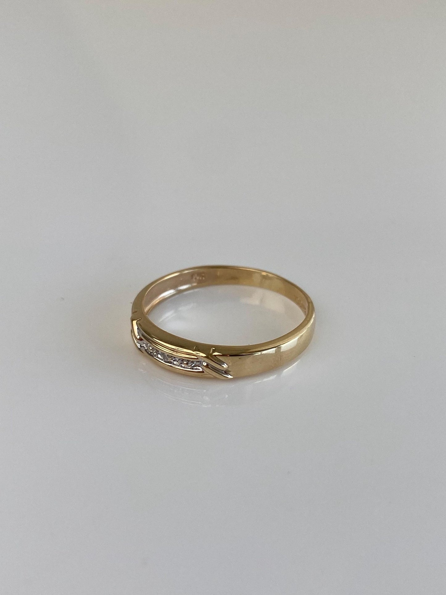 Vintage Solid 10k Yellow Gold Diamond Ring Band - Size 7.75