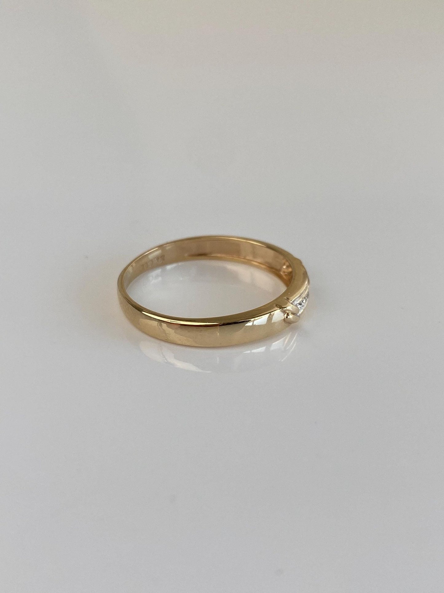 Vintage Solid 10k Yellow Gold Diamond Ring Band - Size 7.75