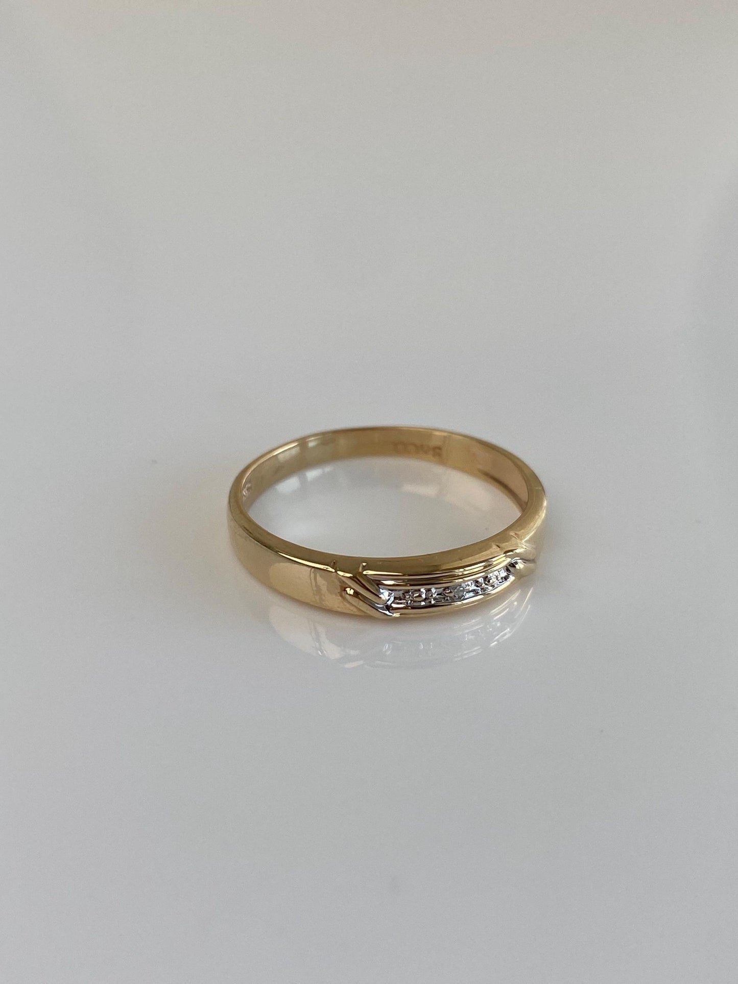 Vintage Solid 10k Yellow Gold Diamond Ring Band - Size 7.75