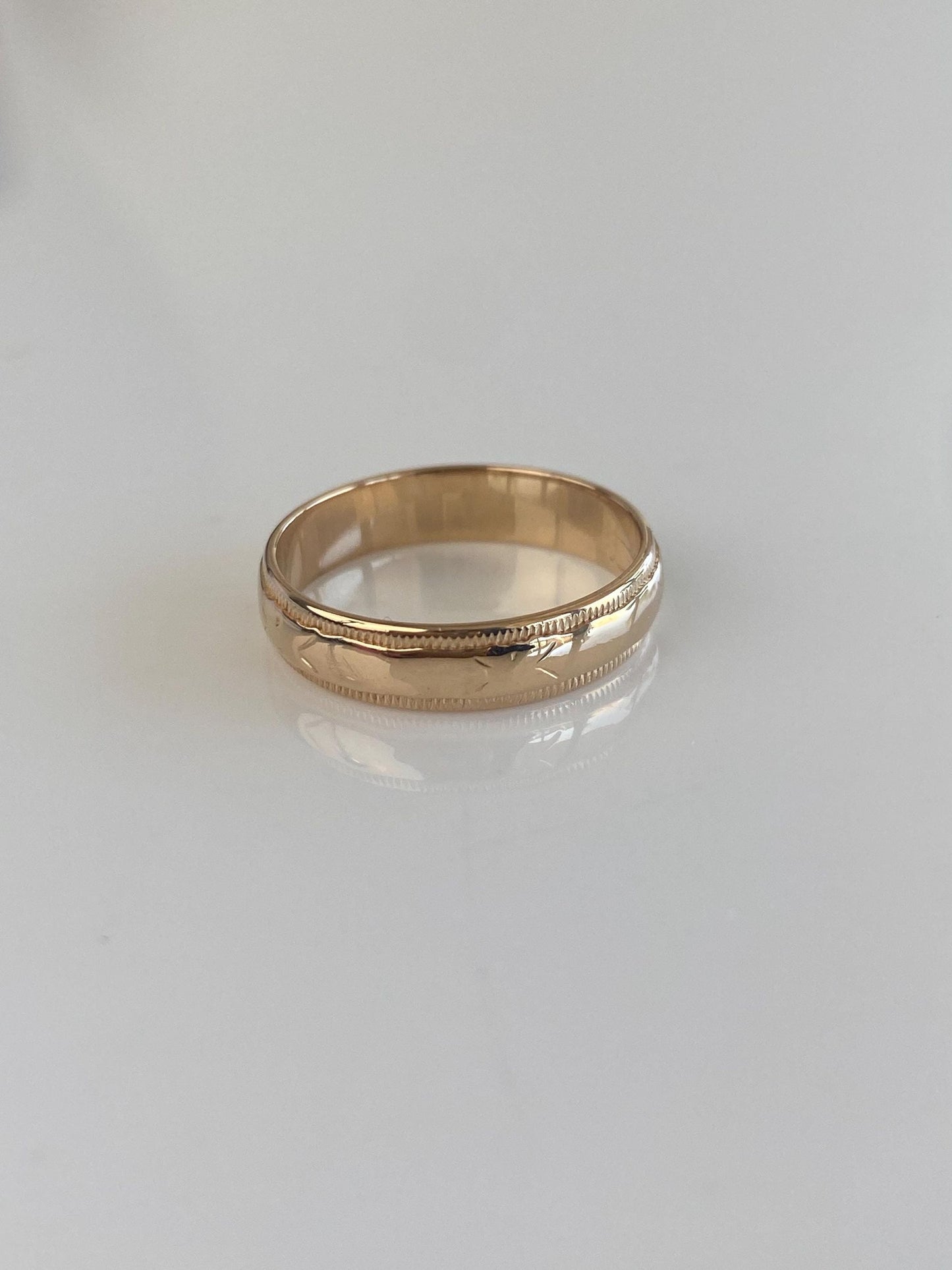 Vintage Solid 14k Yellow Gold Milgrain Ring Band - Size 6.5
