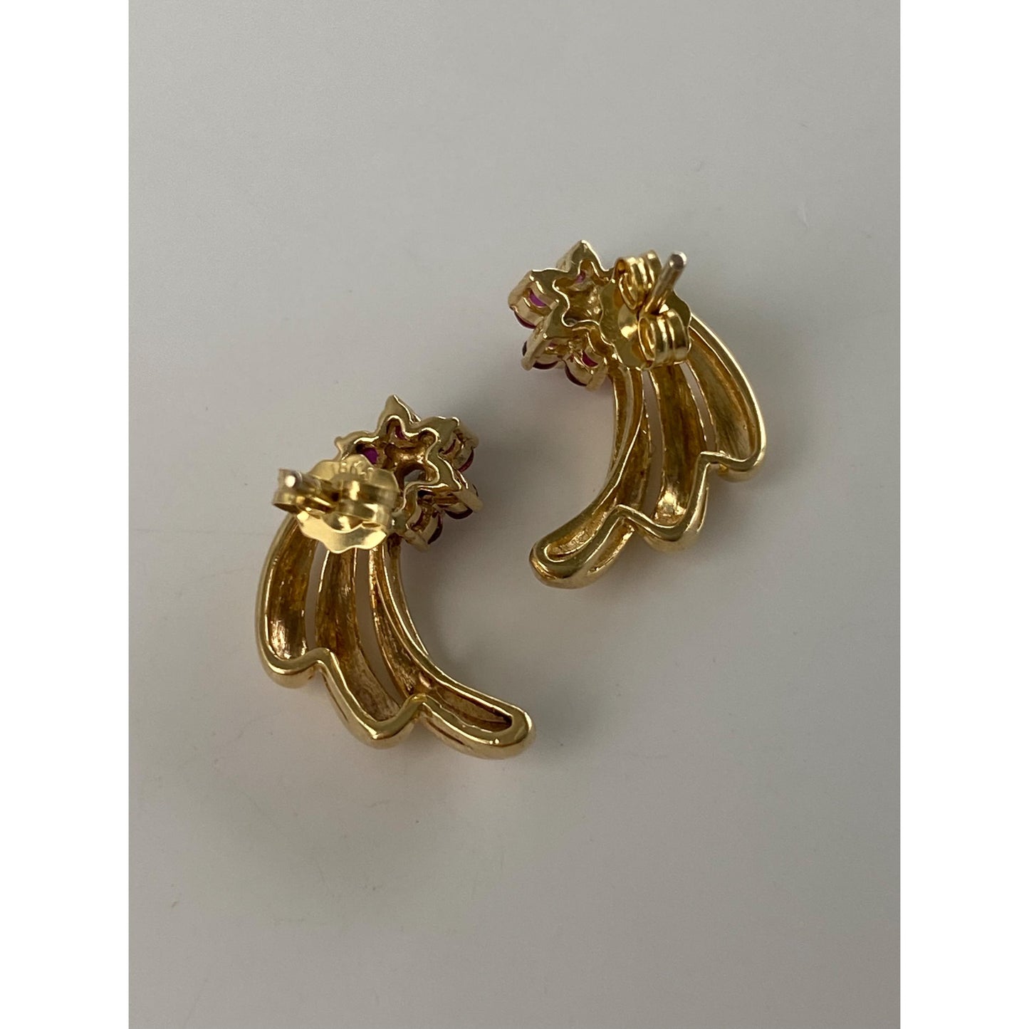 Vintage Solid 14k Yellow Gold Red Spinel Diamond Shooting Flower Stud Earrings