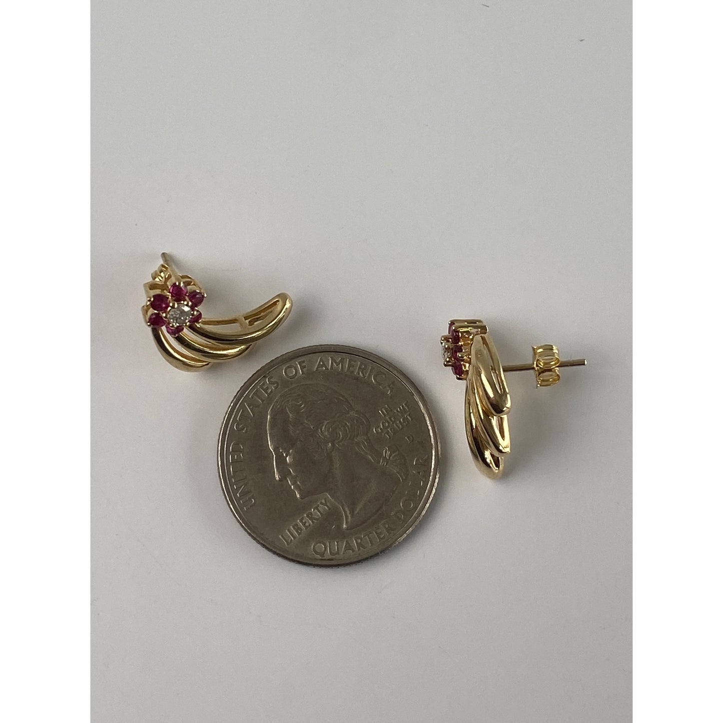 Vintage Solid 14k Yellow Gold Red Spinel Diamond Shooting Flower Stud Earrings