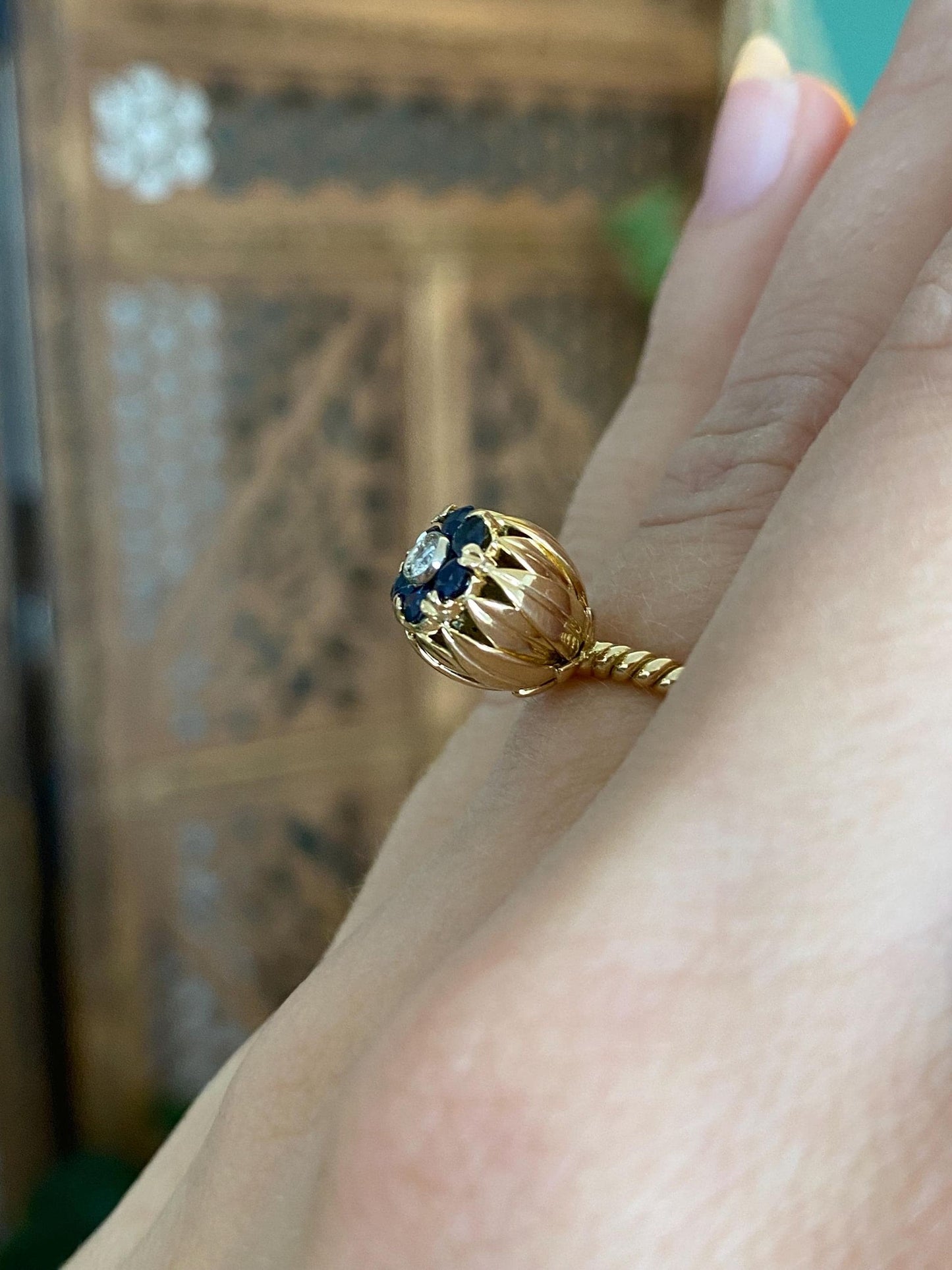 Vintage Solid 18k Yellow Gold Blue Sapphire Halo Diamond Flower Ring - Size 4.25