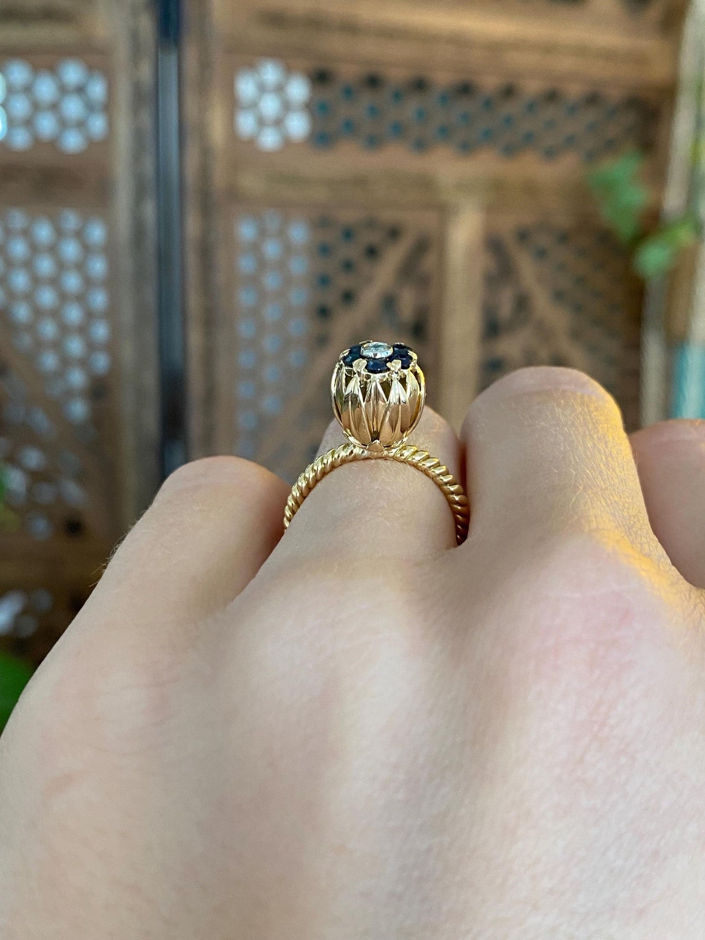 Vintage Solid 18k Yellow Gold Blue Sapphire Halo Diamond Flower Ring - Size 4.25