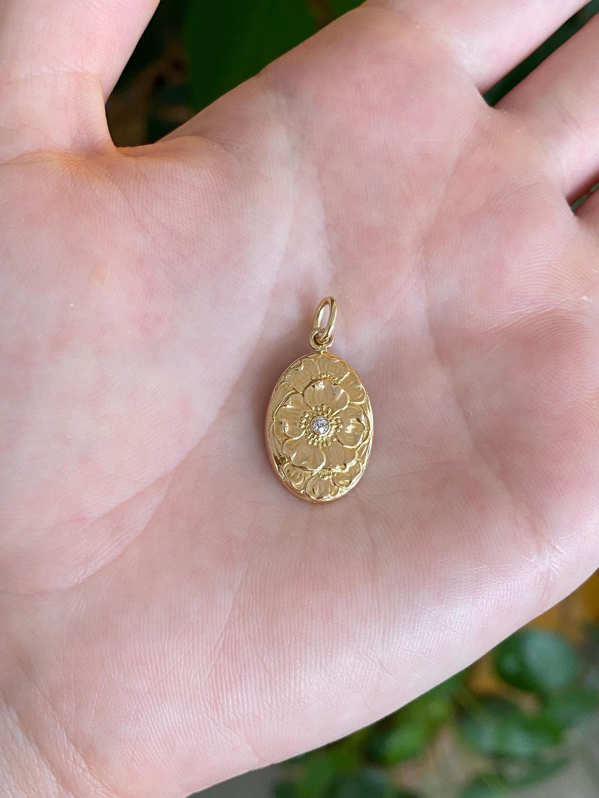 Vintage Solid 18k Yellow Gold Diamond Floral Cufflink Conversion Charm