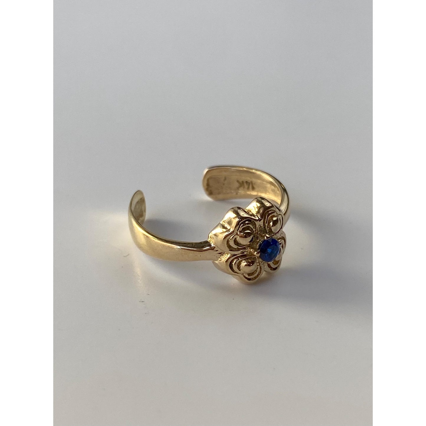 Vintage Solid 14k Yellow Gold Blue Spinel Flower Open Ring - Size 3.5