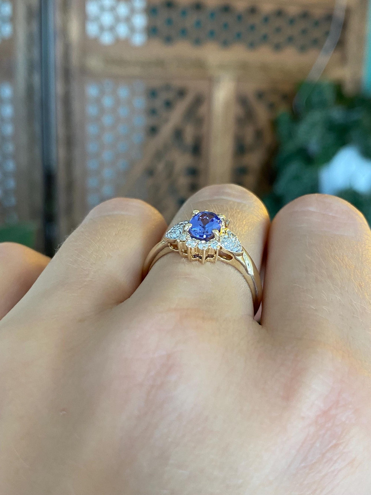 Vintage Solid 14k White & Yellow Gold Tanzanite Diamonds Ring - Size 7