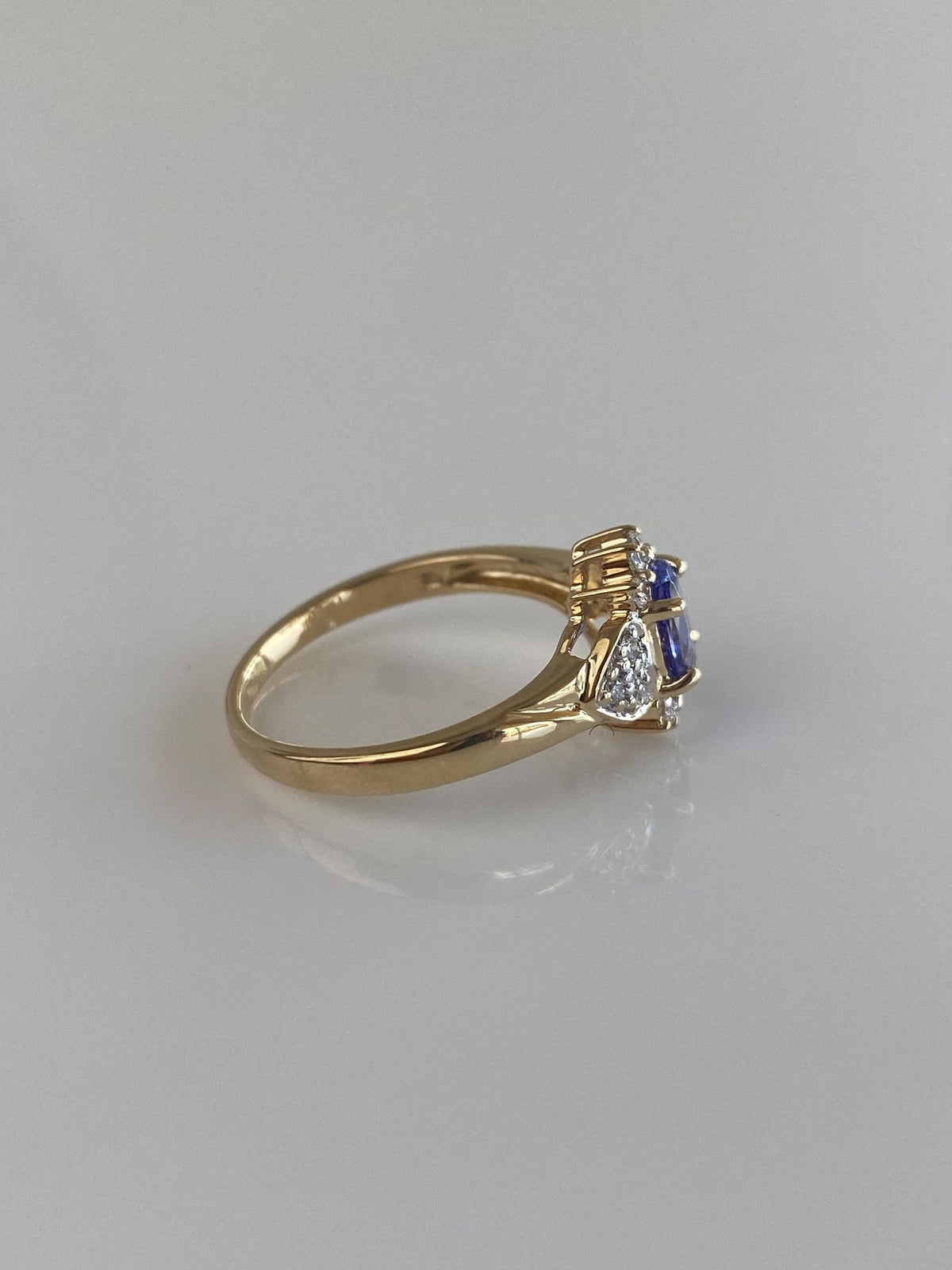Vintage Solid 14k White & Yellow Gold Tanzanite Diamonds Ring - Size 7