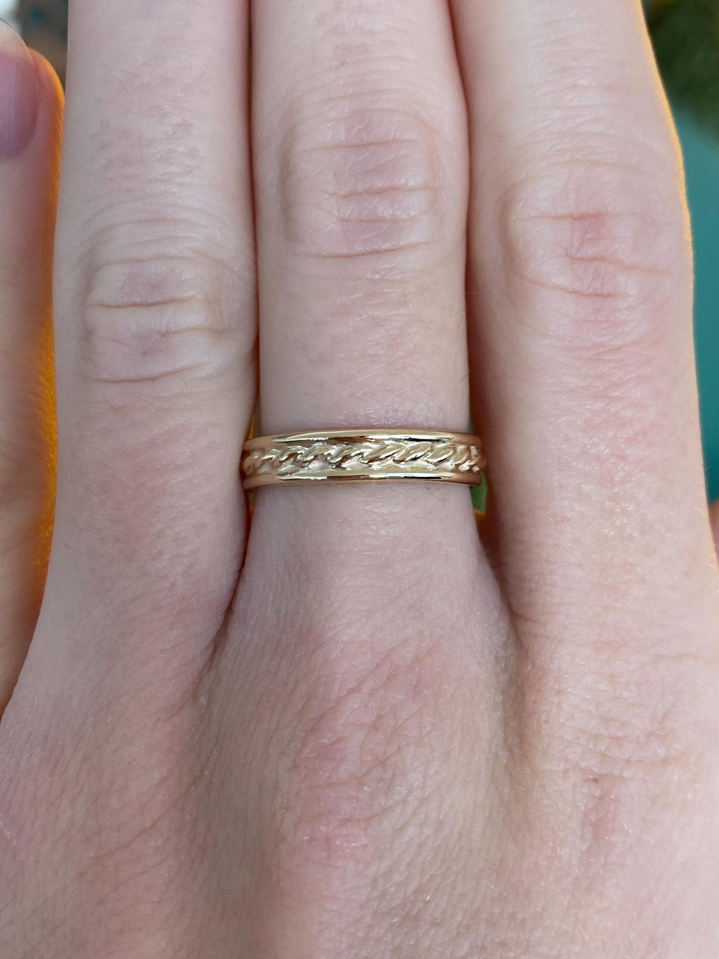 Vintage Solid 14k Yellow Gold Twist Texture Ring - Size 6.5