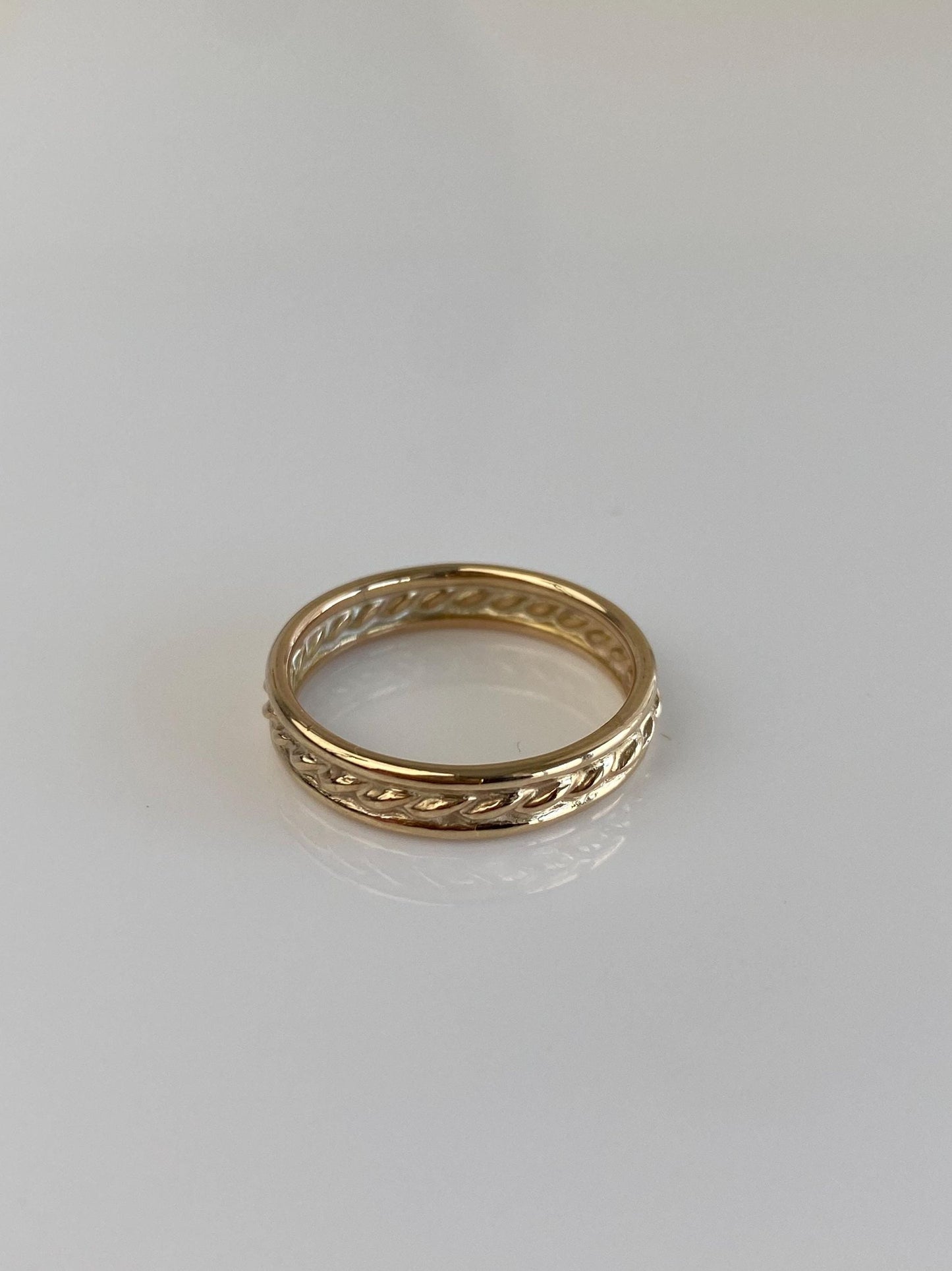 Vintage Solid 14k Yellow Gold Twist Texture Ring - Size 6.5