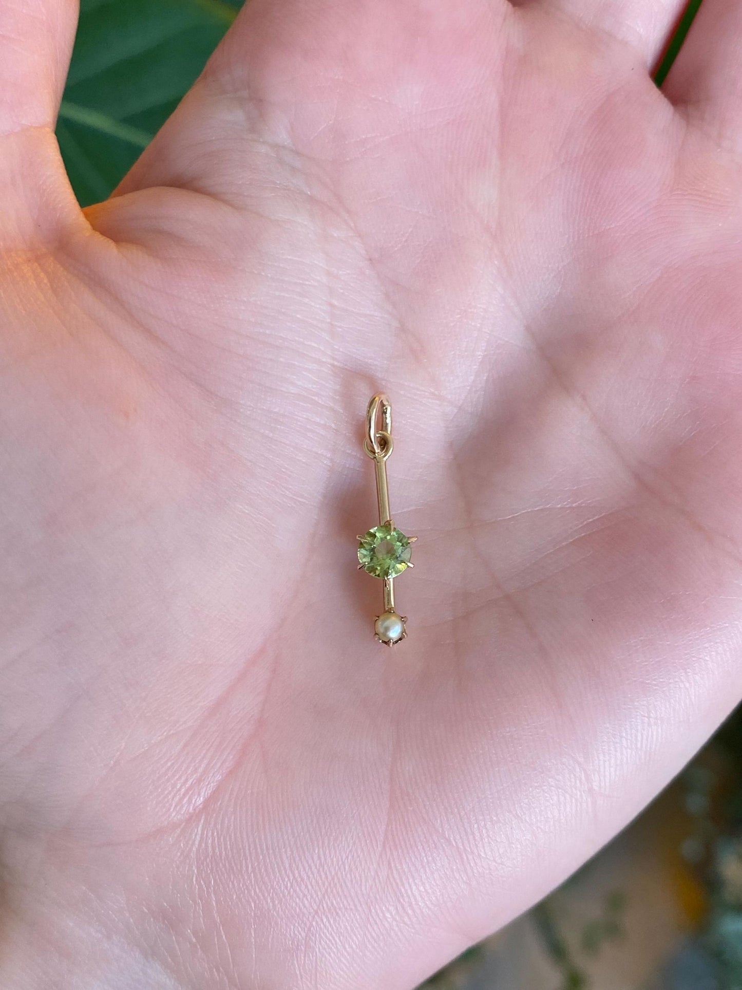 Vintage Solid 14k Yellow Gold Peridot Pearl Charm