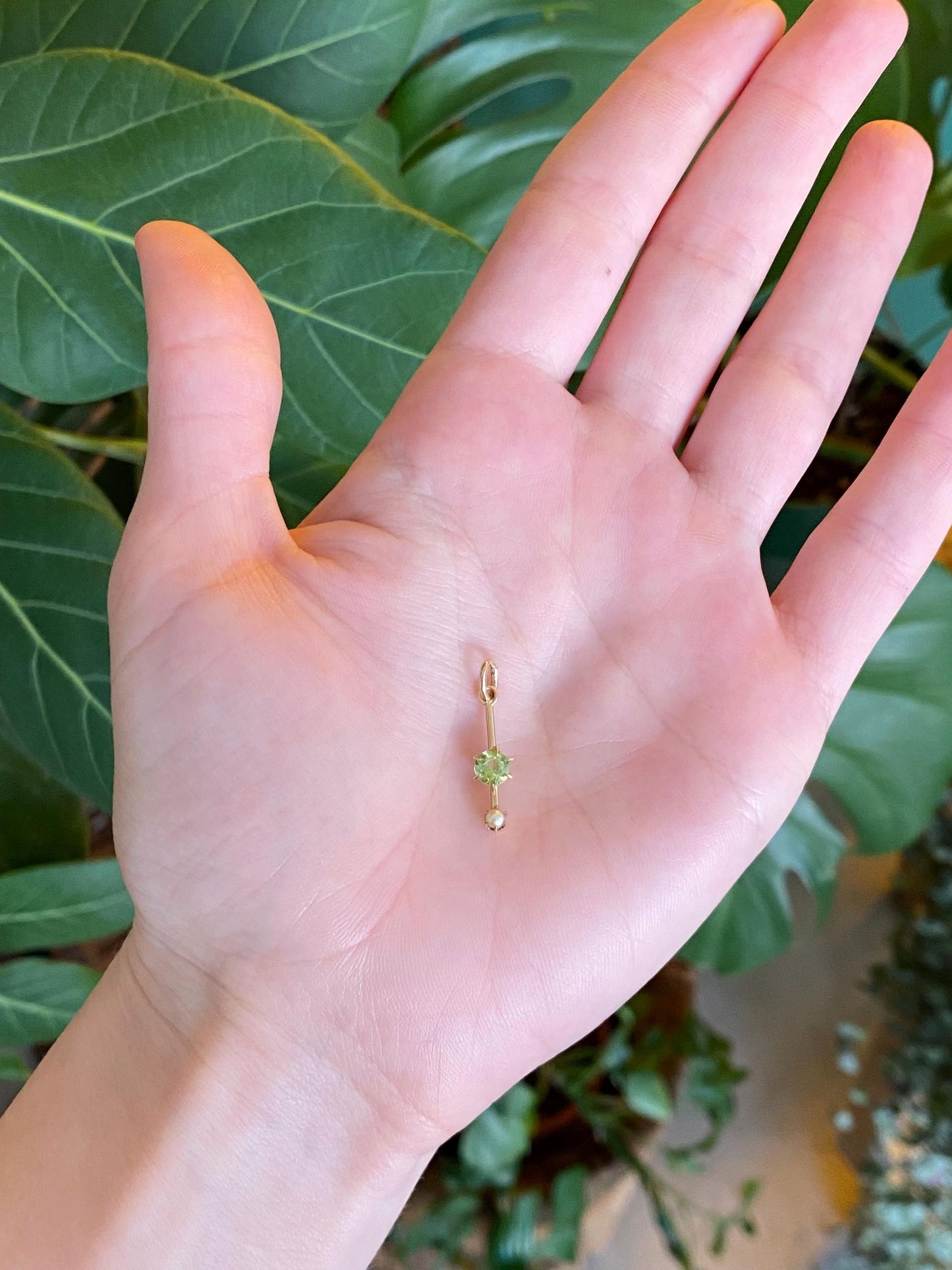 Vintage Solid 14k Yellow Gold Peridot Pearl Charm