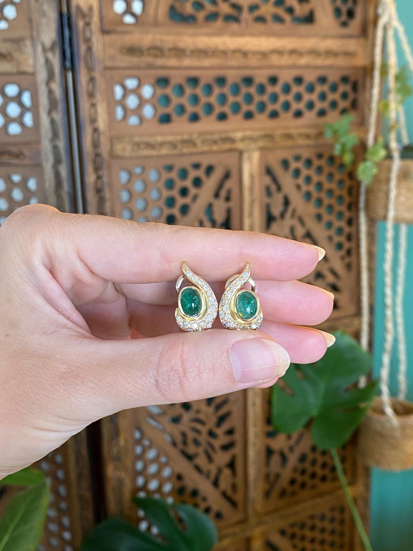 Vintage Solid 14k Yellow Gold Diamond Emerald Drop Earrings