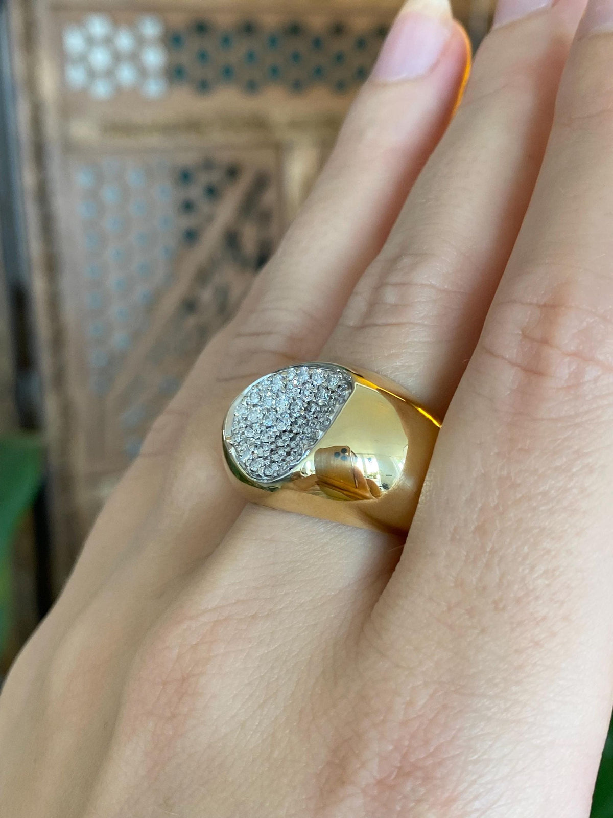 Roberto Coin Capri Plus Solid 18k Yellow Gold Diamonds Domed Ring - Size 8.25
