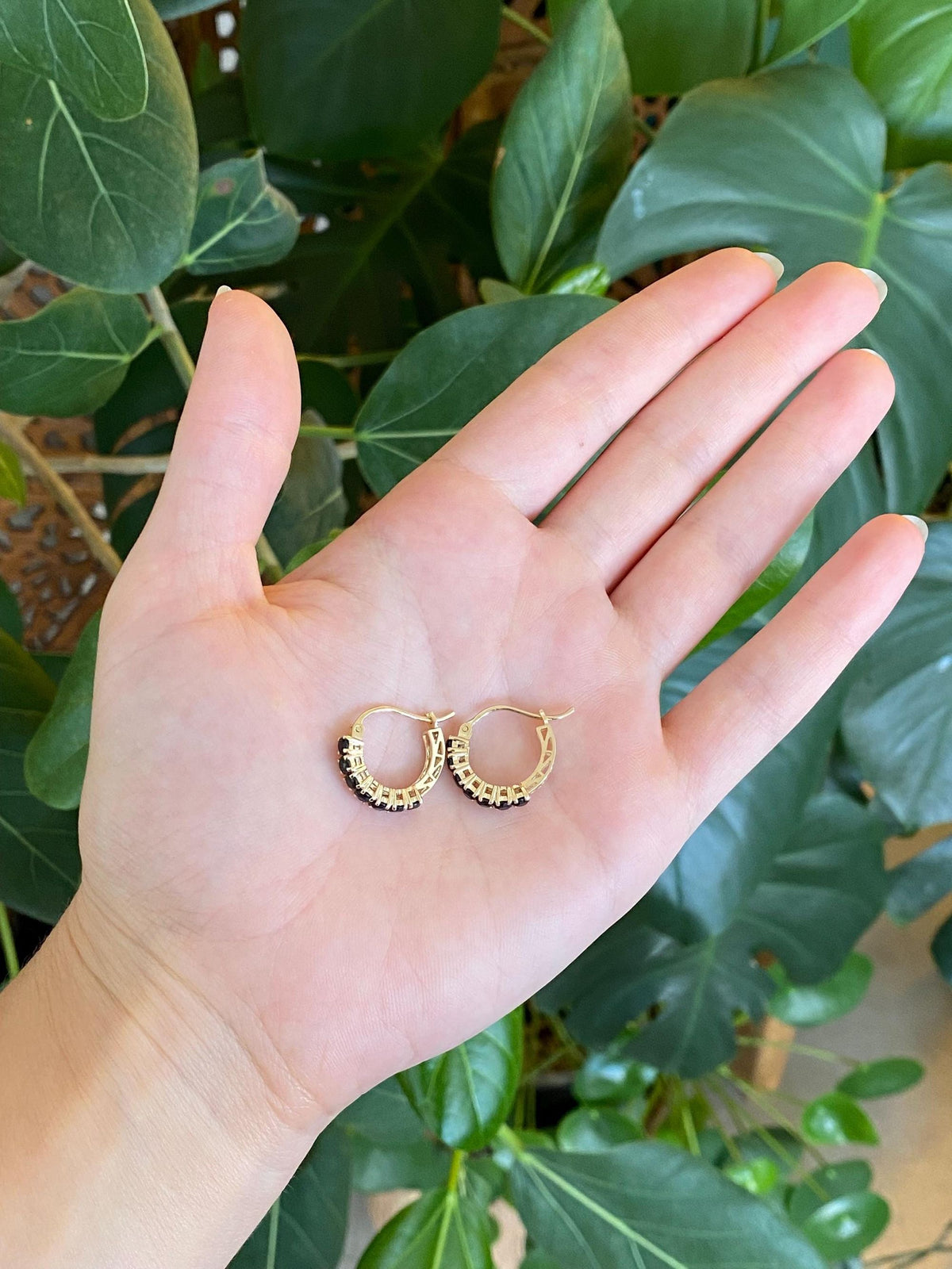 Vintage Solid 14k Yellow Gold Black Onyx Open Work Hoop Earrings