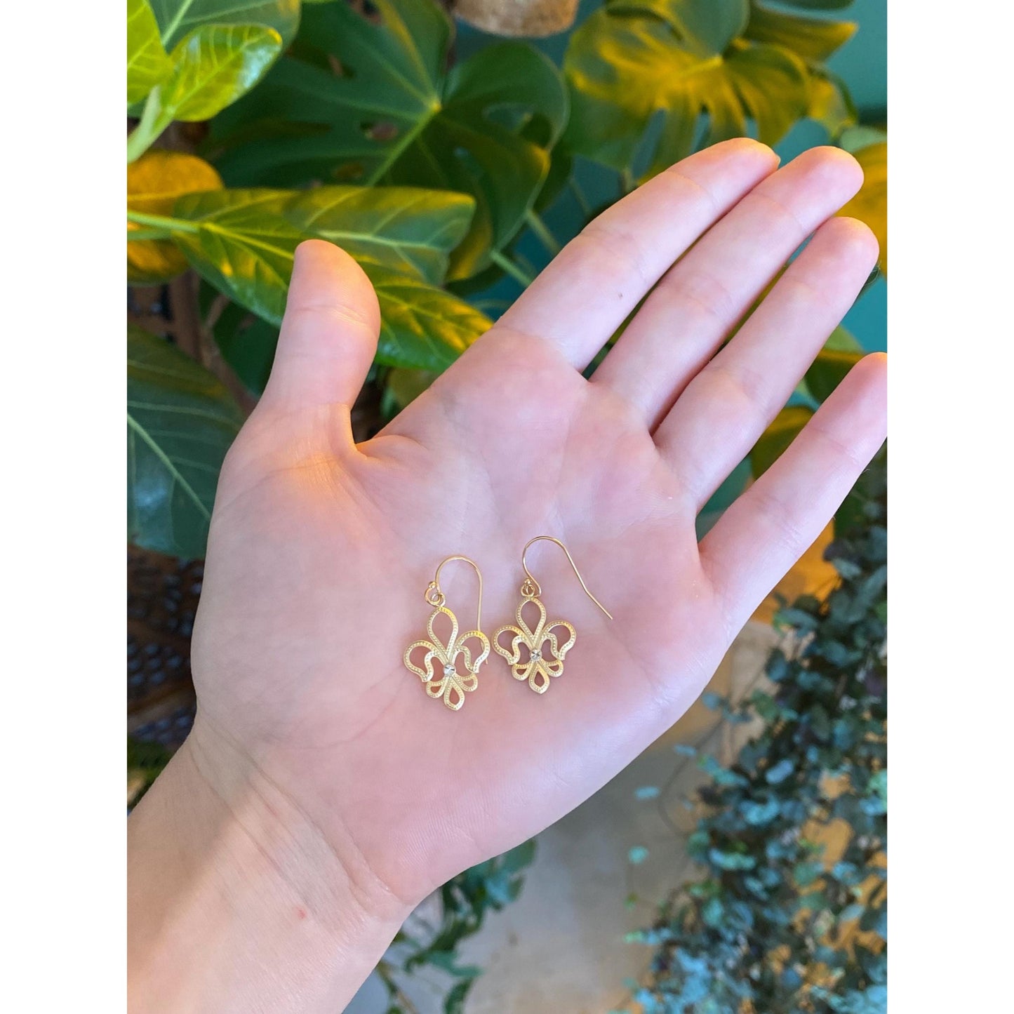 Vintage Solid 14k Yellow Gold Fleur-de-lis Dangle Earrings