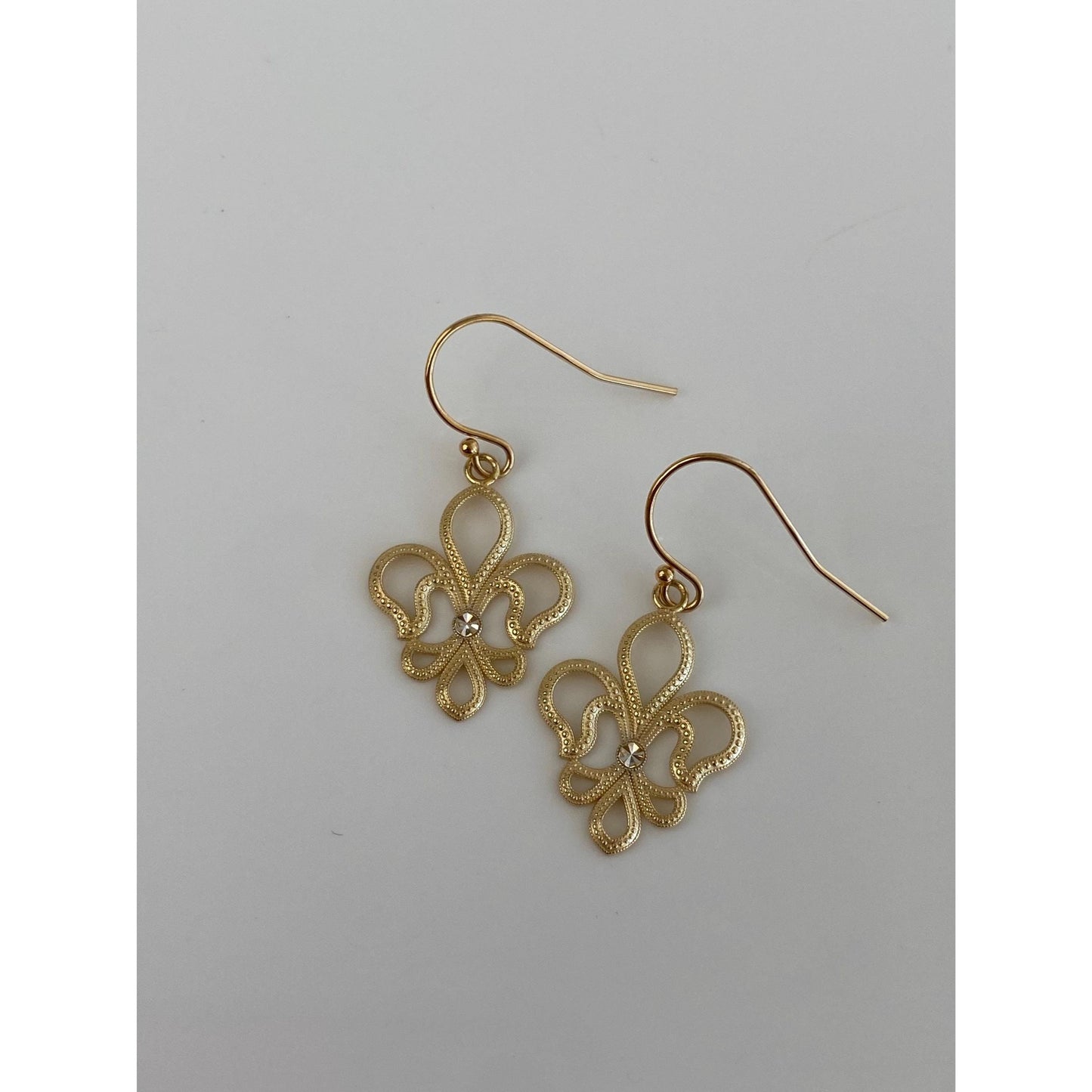 Vintage Solid 14k Yellow Gold Fleur-de-lis Dangle Earrings