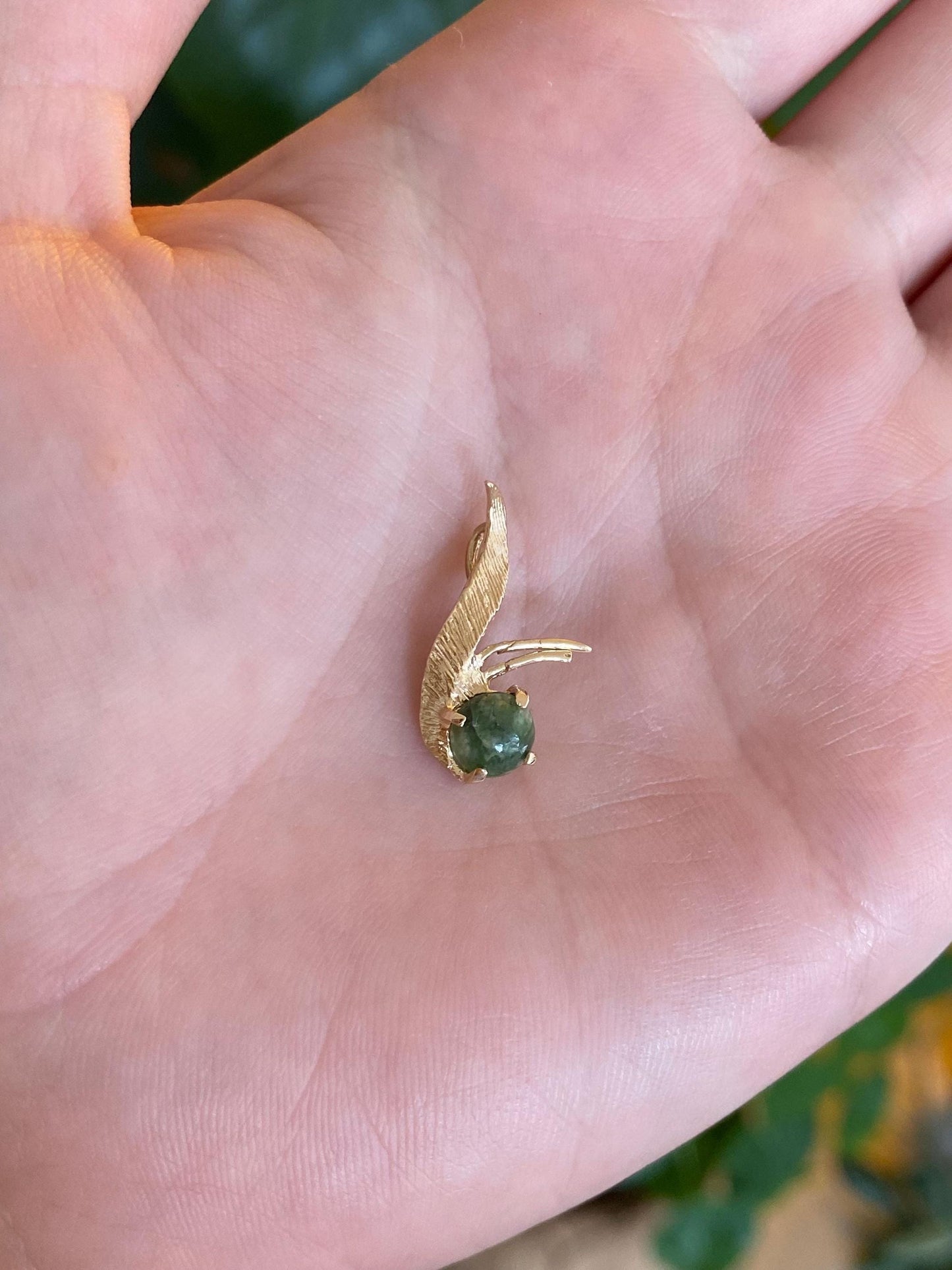 Vintage Solid 14k Yellow Gold Nephrite Twist Charm