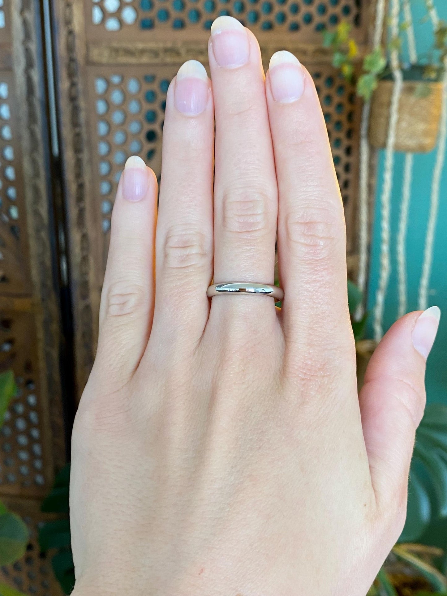 Vintage Solid 14k White Gold Ring Band - Size 8.25