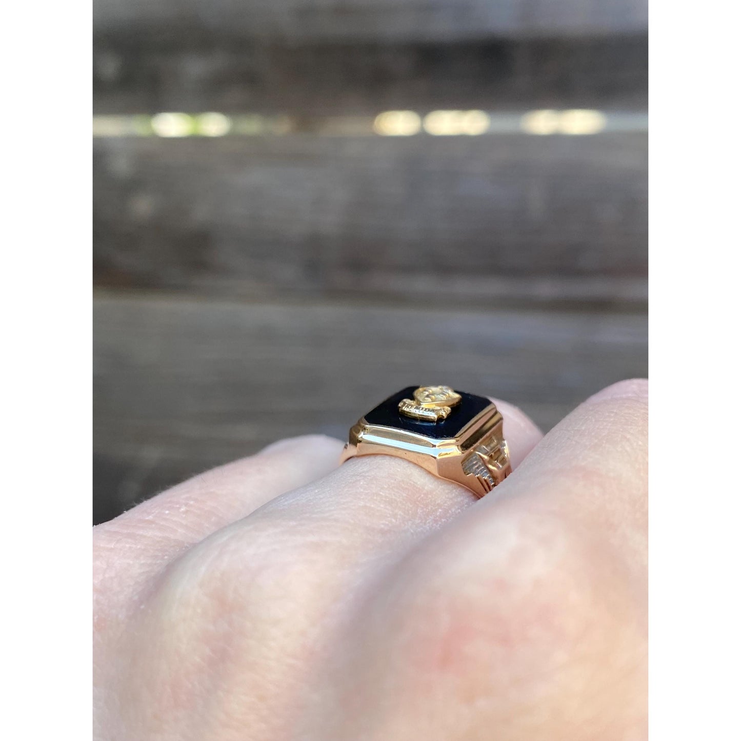 Vintage Solid 10k Yellow Gold Onyx 1944 Class Ring - Size 5.75