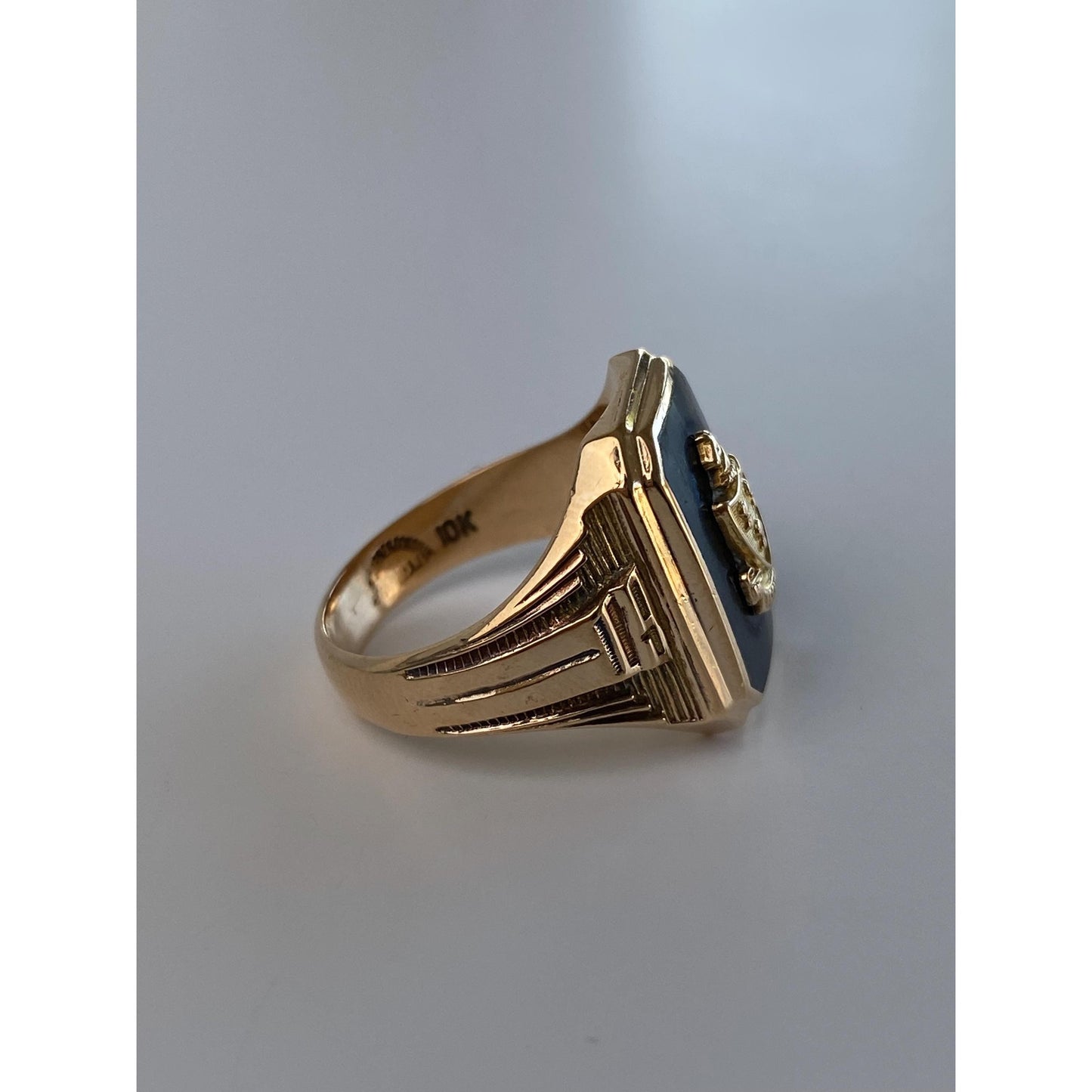 Vintage Solid 10k Yellow Gold Onyx 1944 Class Ring - Size 5.75