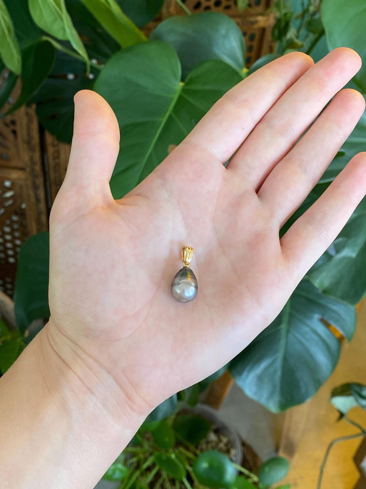 Vintage Solid 18k Yellow Gold Peacock Baroque Pearl Charm