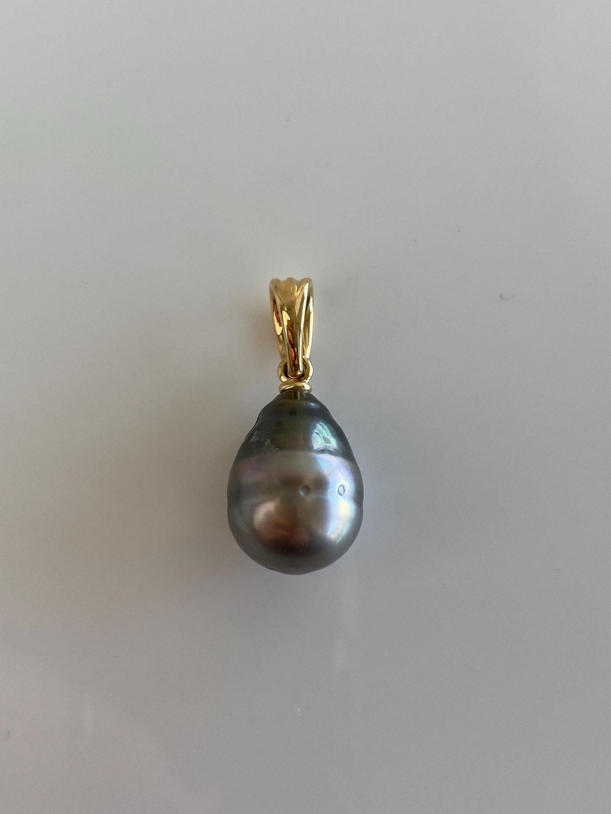 Vintage Solid 18k Yellow Gold Peacock Baroque Pearl Charm