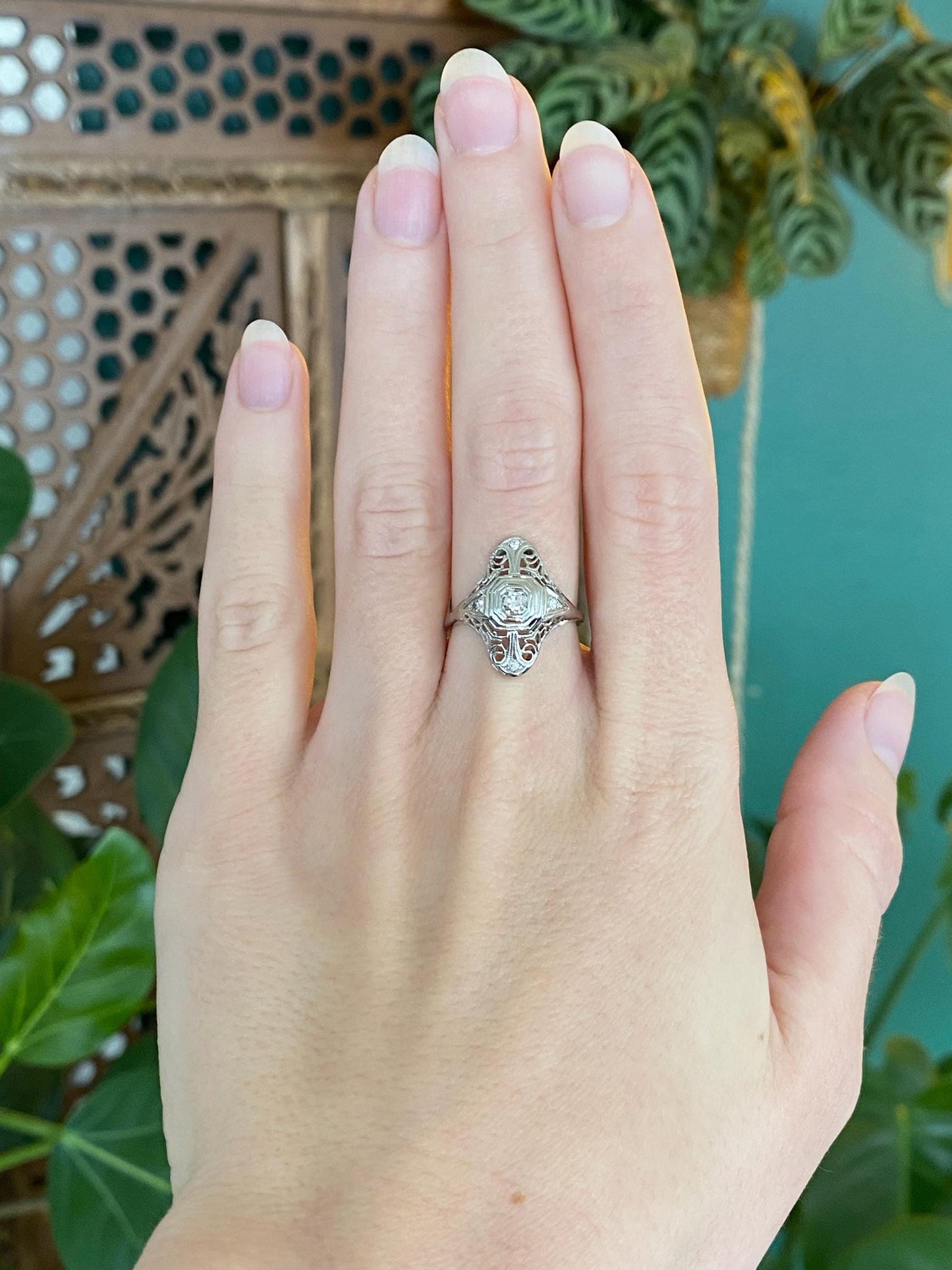 Vintage Solid 18k White Gold Diamond Art Deco Ring - Size 6