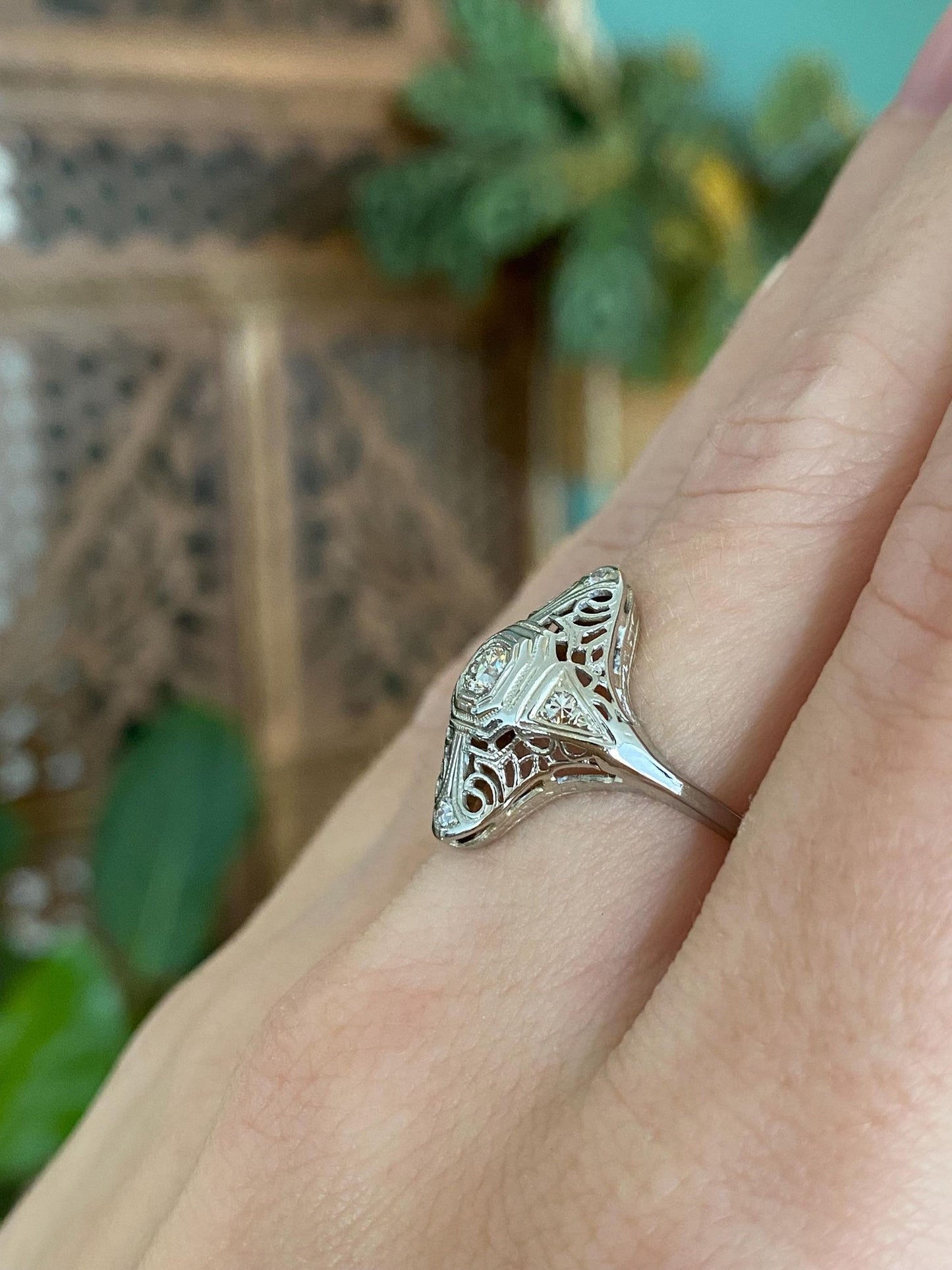 Vintage Solid 18k White Gold Diamond Art Deco Ring - Size 6