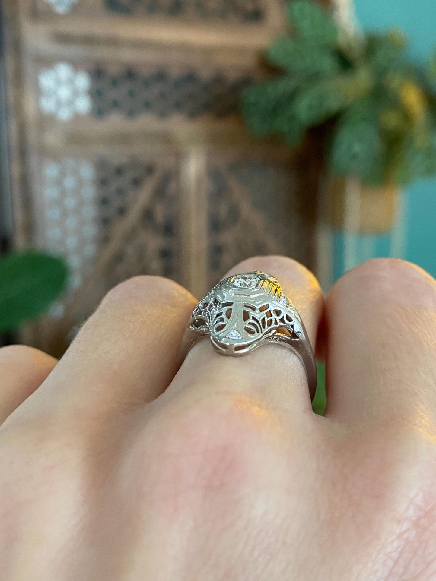 Vintage Solid 18k White Gold Diamond Art Deco Ring - Size 6