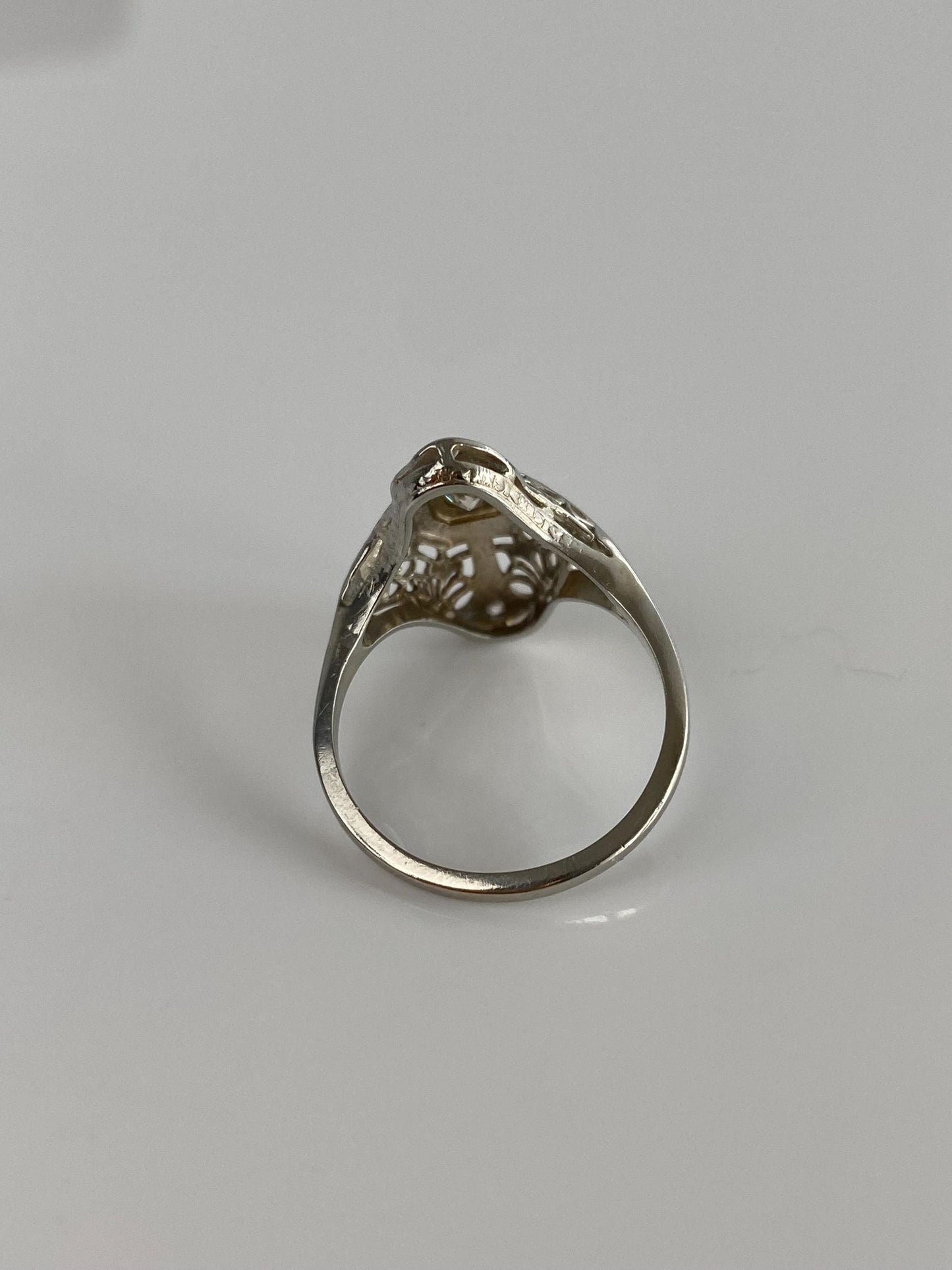 Vintage Solid 18k White Gold Diamond Art Deco Ring - Size 6