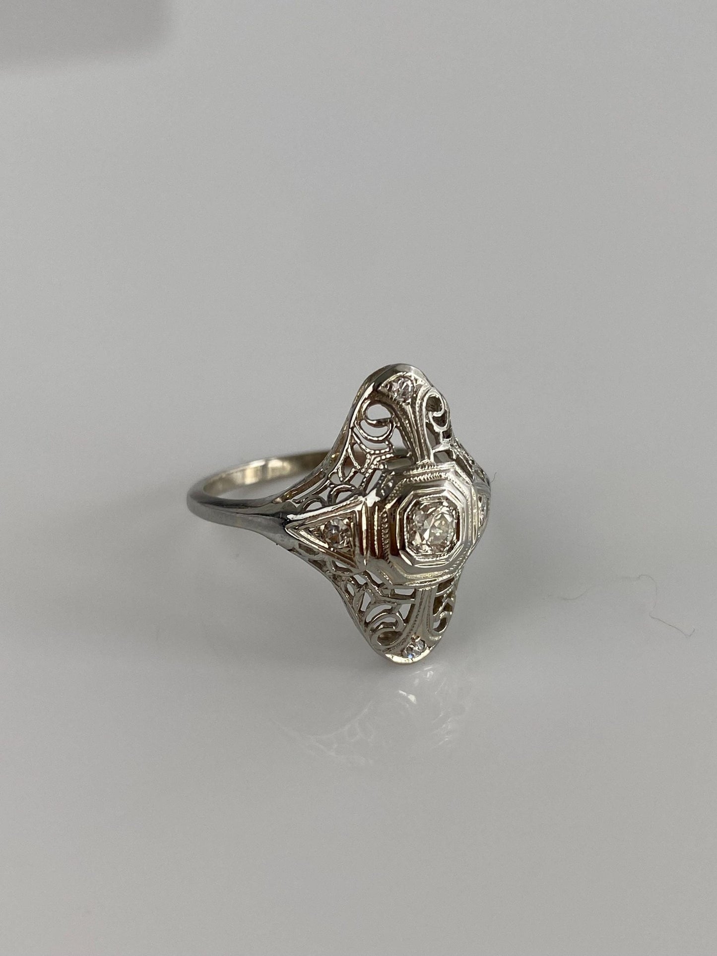 Vintage Solid 18k White Gold Diamond Art Deco Ring - Size 6