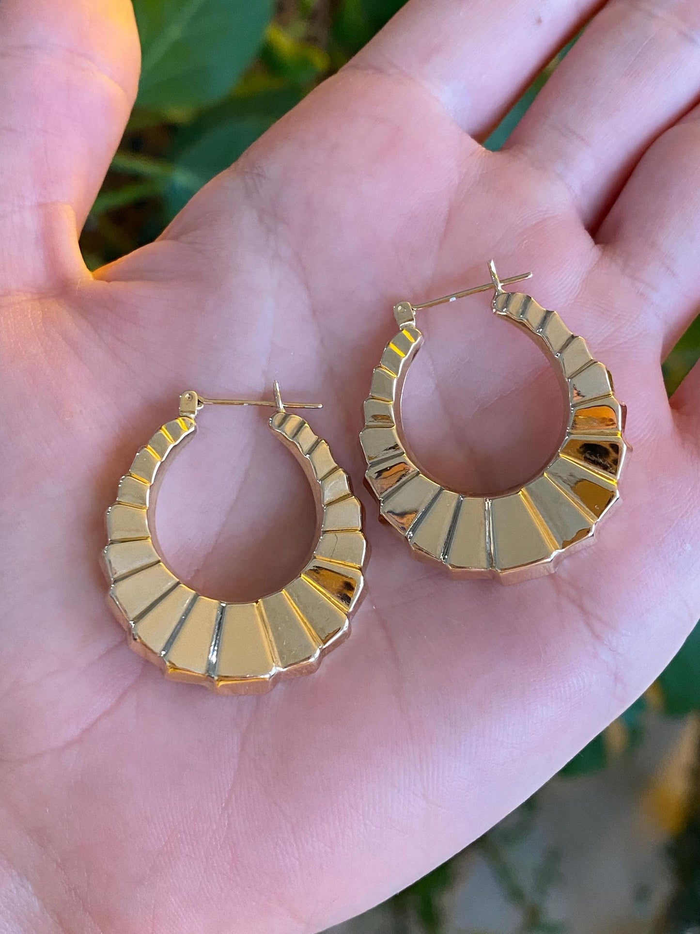 Vintage 14k Yellow Gold Fluted Hoop Earrings
