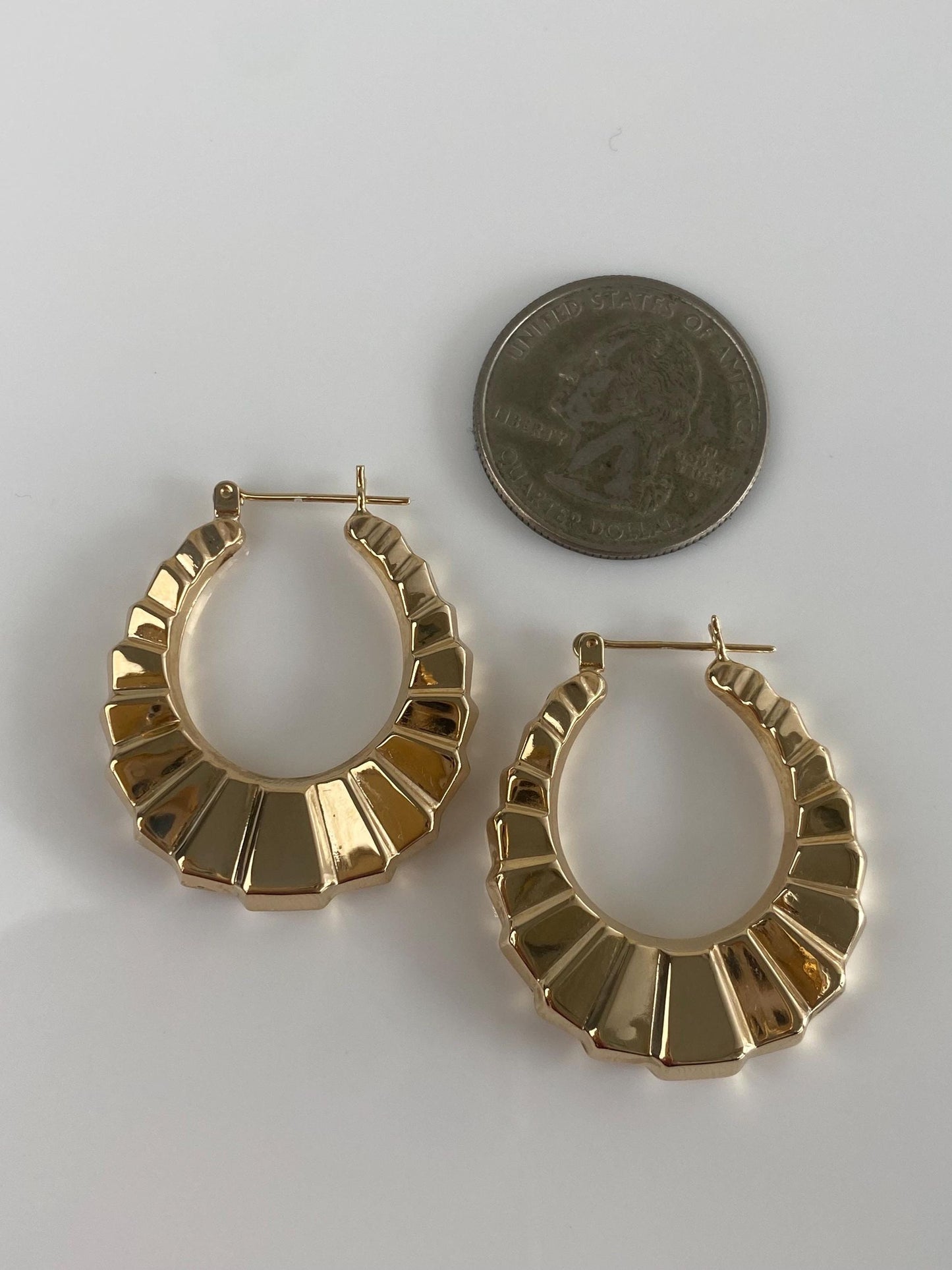 Vintage 14k Yellow Gold Fluted Hoop Earrings