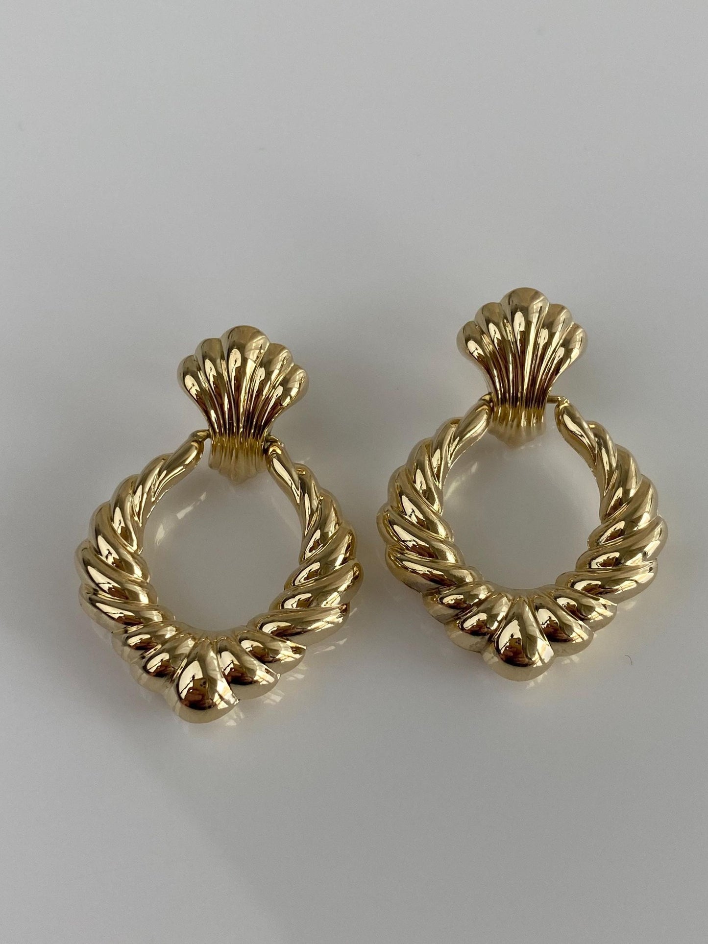 Vintage 14k Yellow Gold Scalloped Dangle Stud Earrings