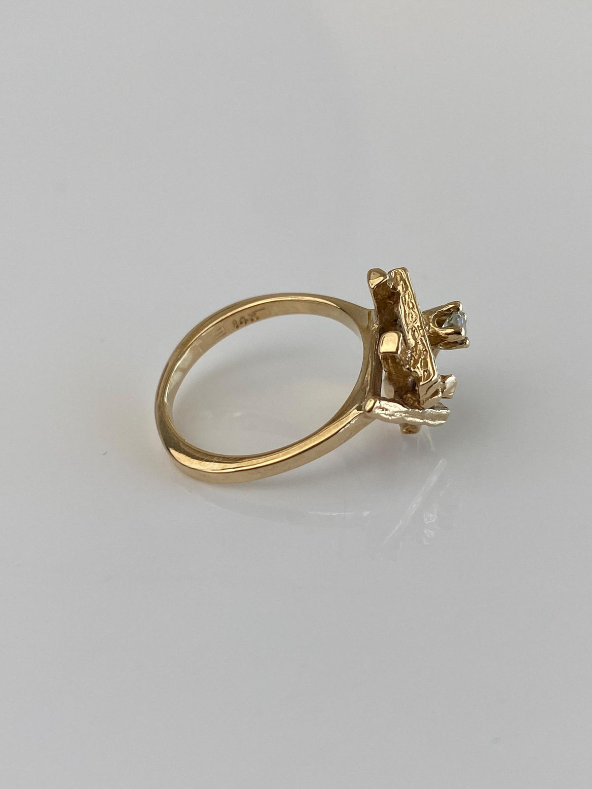 Vintage Solid 14k Yellow Gold Diamond Abstract Ring - Size 4.25