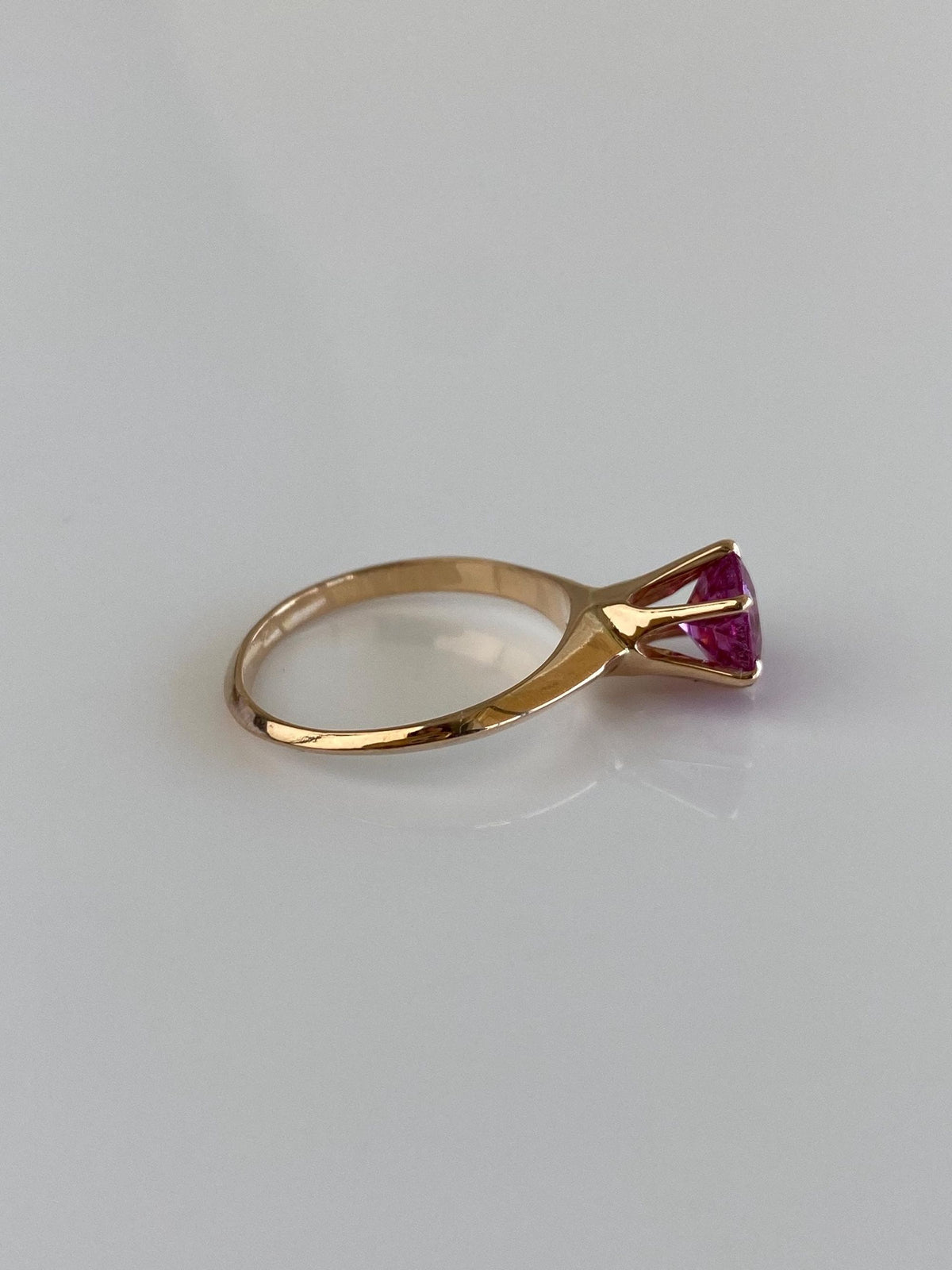 Vintage Solid 10k Rosey Gold Pink Cubic Zirconia Ring - Size 5.25