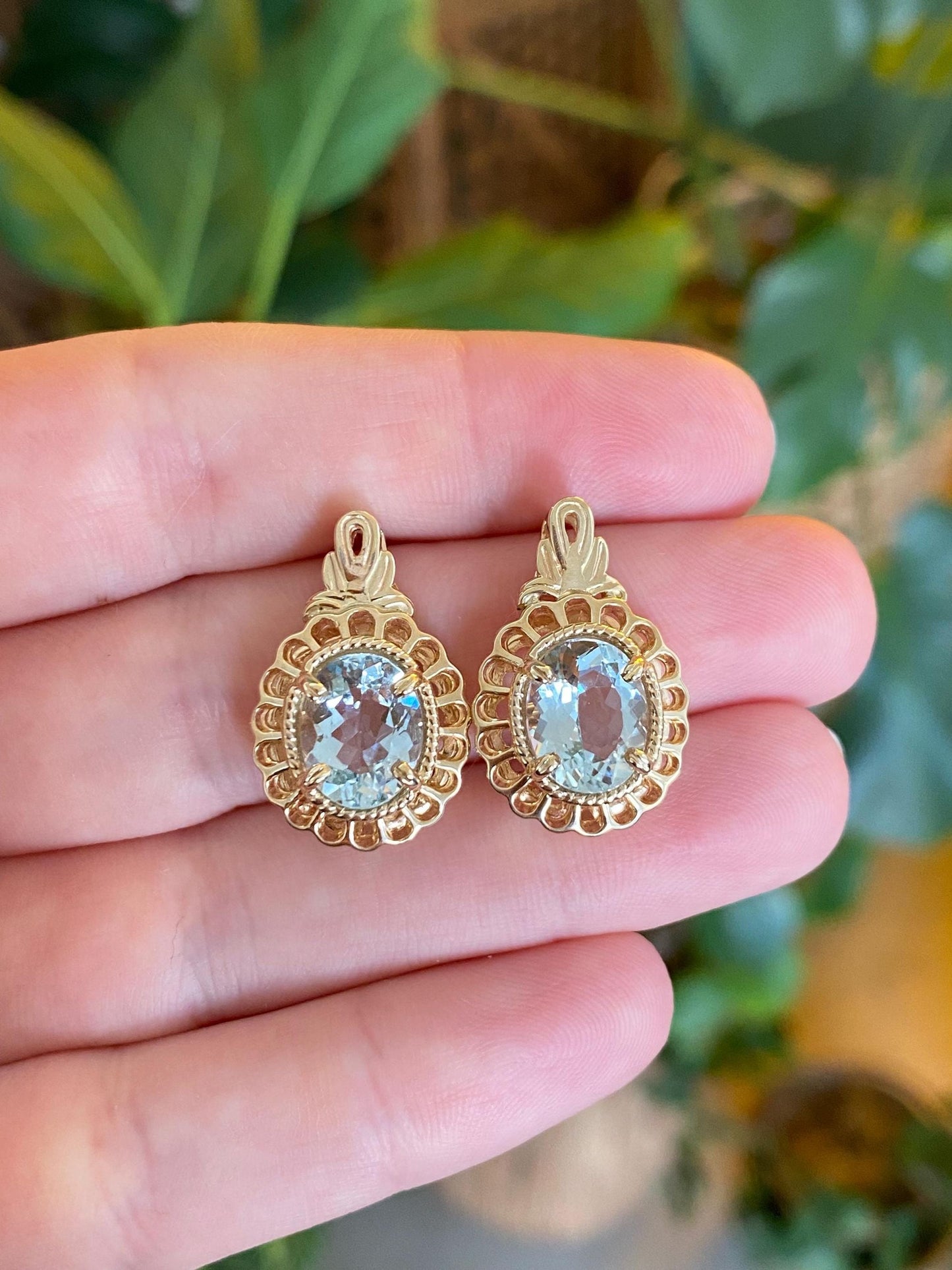 Vintage Solid 14k Yellow Gold Aquamarine Drop Earrings