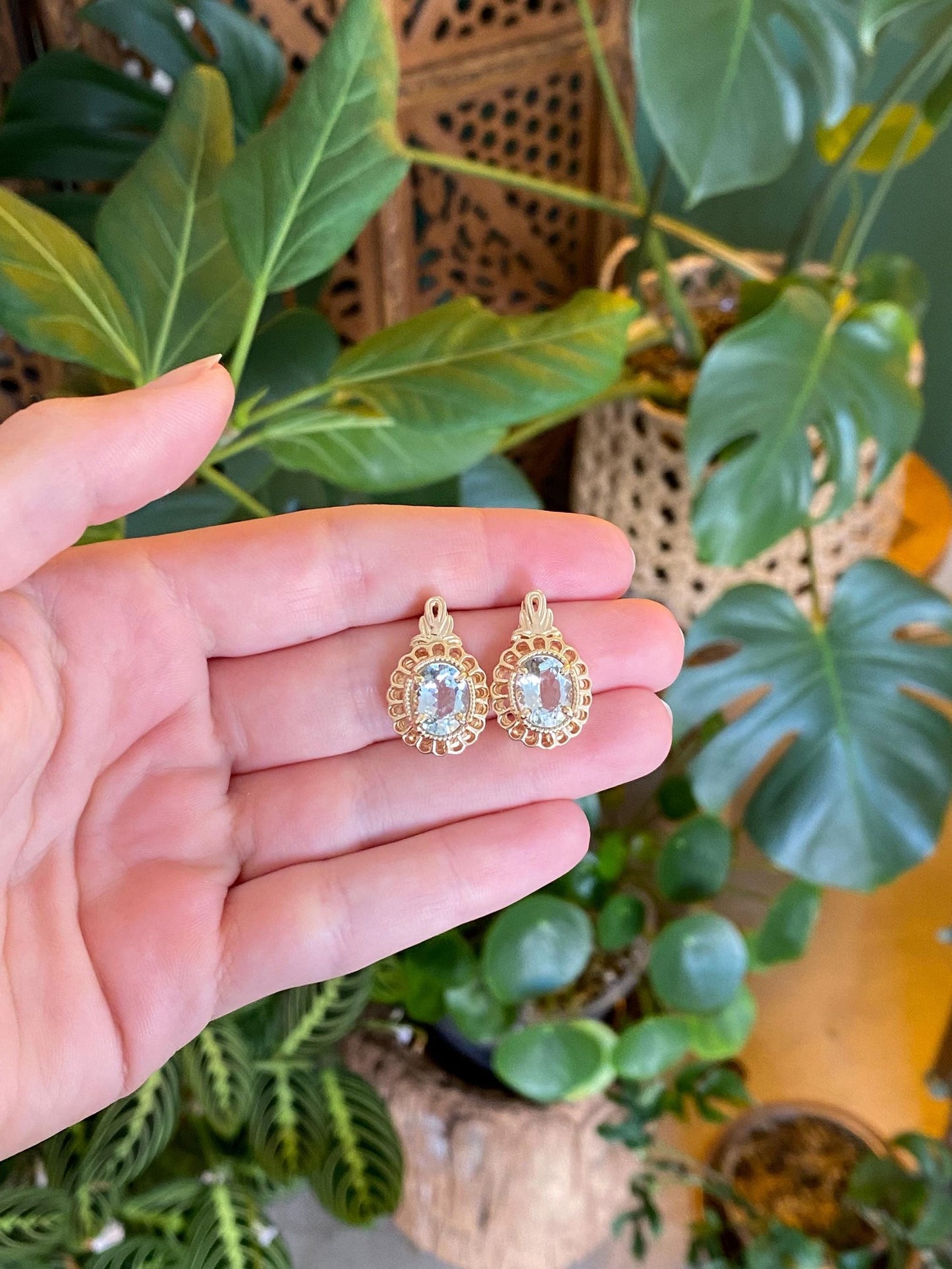 Vintage Solid 14k Yellow Gold Aquamarine Drop Earrings