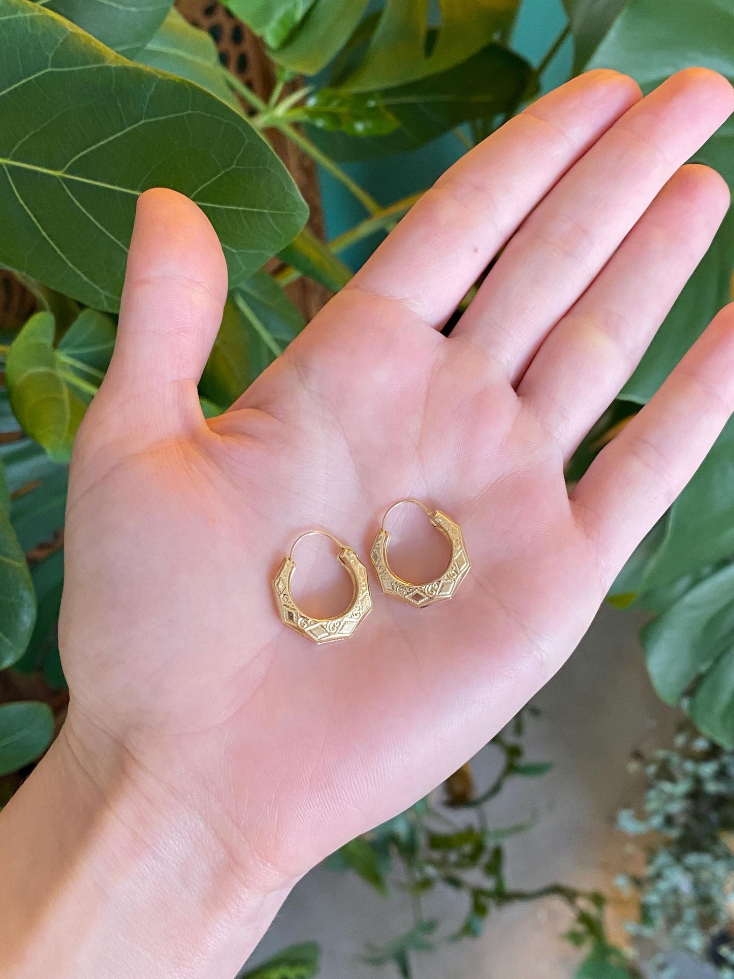 Vintage 14k Yellow Gold Small Pattern Hexagonal Hoop Earrings