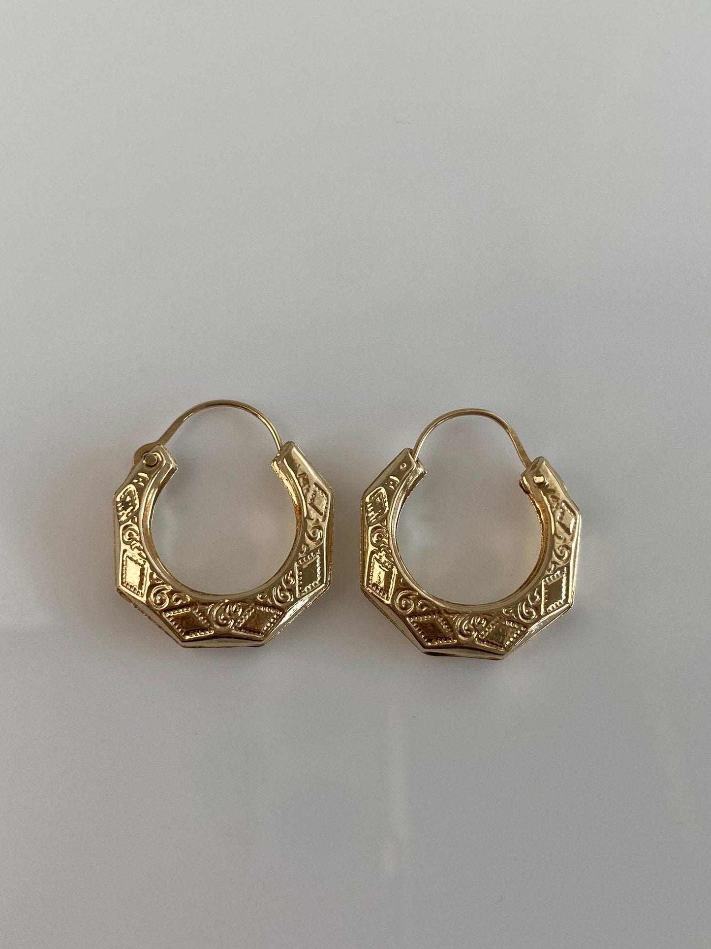 Vintage 14k Yellow Gold Small Pattern Hexagonal Hoop Earrings